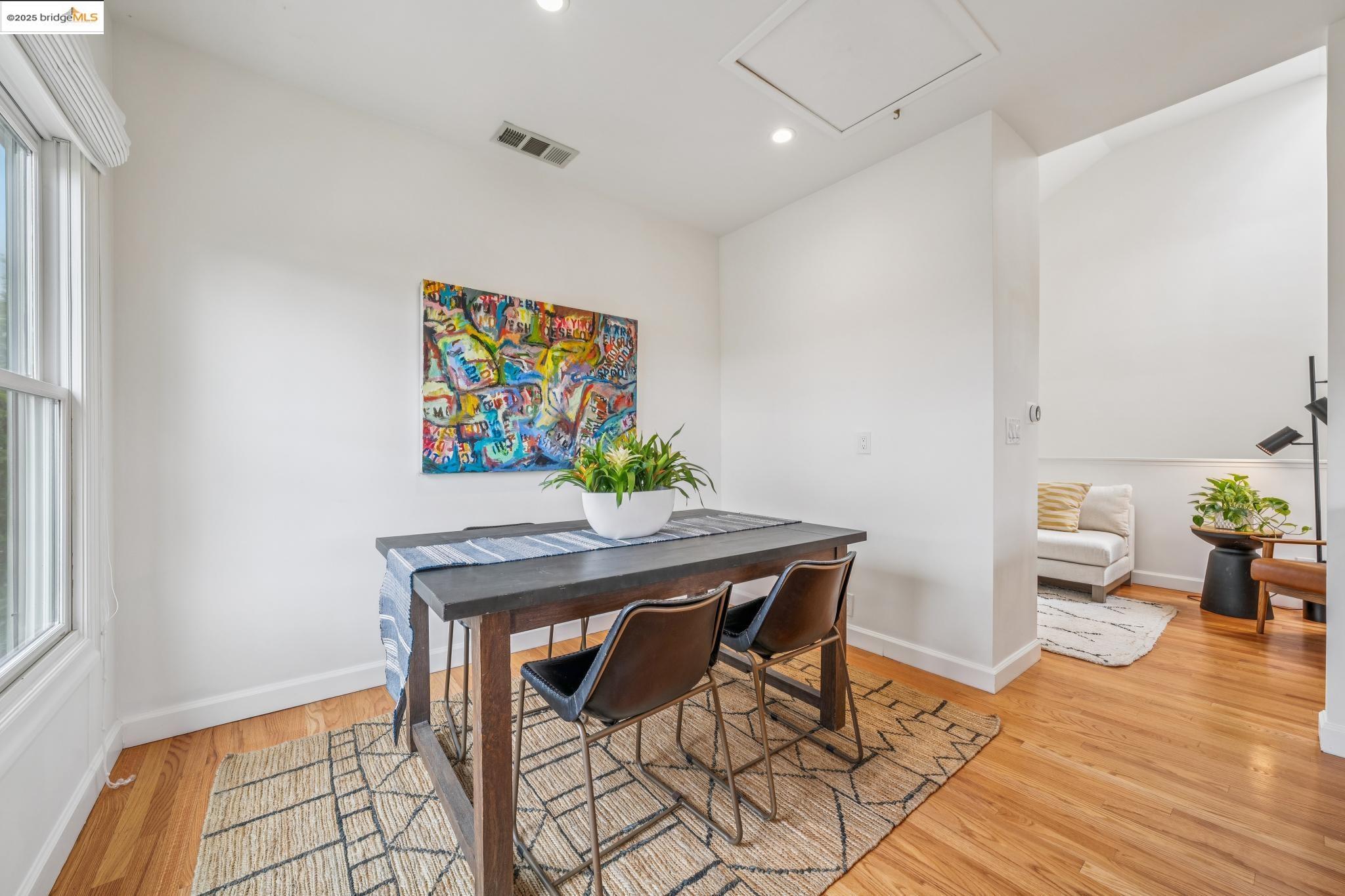 Detail Gallery Image 19 of 60 For 4926 Desmond St, Oakland,  CA 94618 - 2 Beds | 1/1 Baths