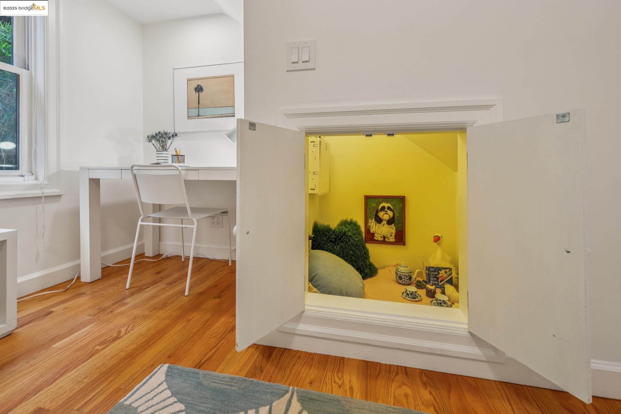 Detail Gallery Image 41 of 60 For 4926 Desmond St, Oakland,  CA 94618 - 2 Beds | 1/1 Baths