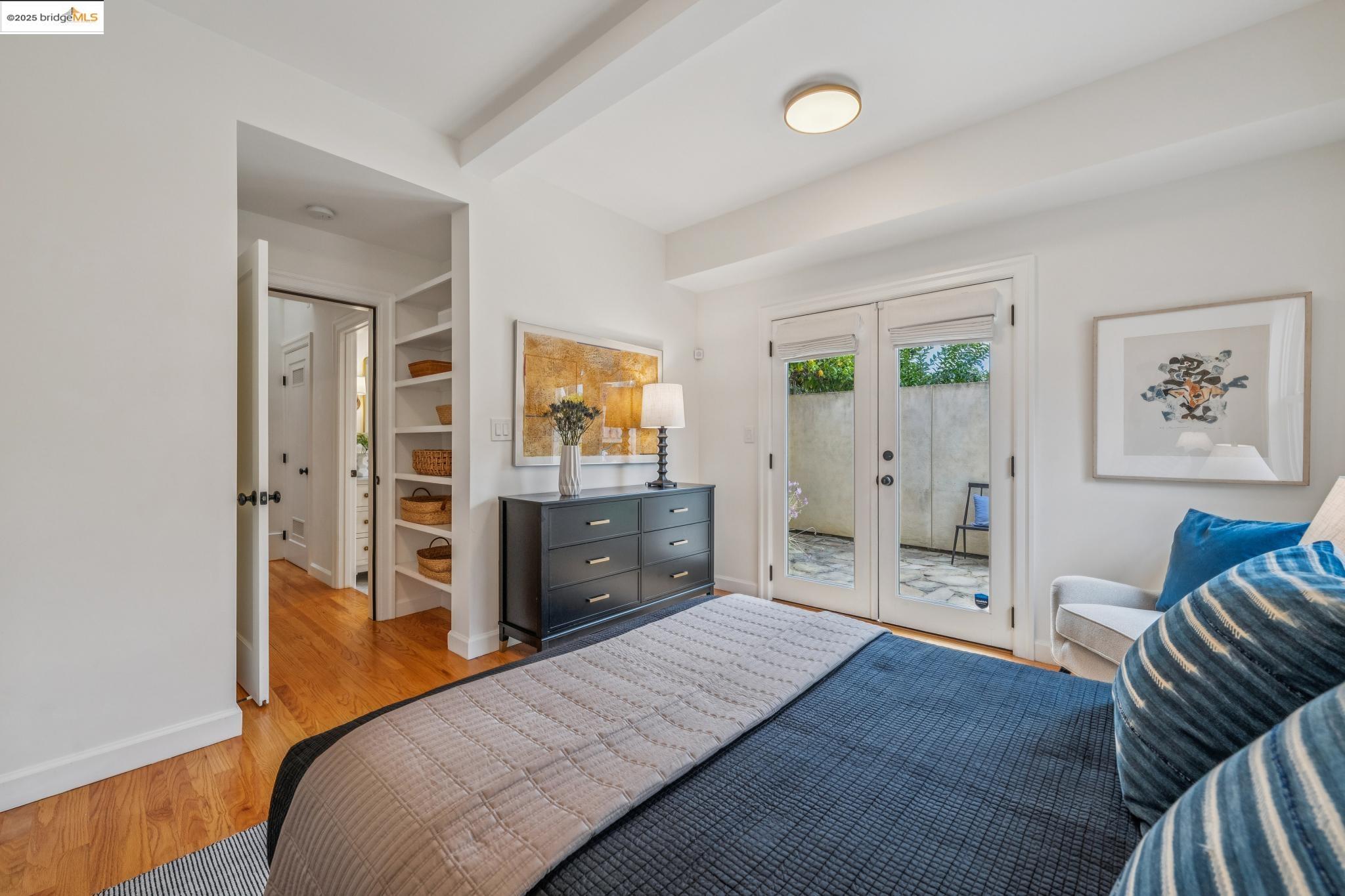 Detail Gallery Image 49 of 60 For 4926 Desmond St, Oakland,  CA 94618 - 2 Beds | 1/1 Baths