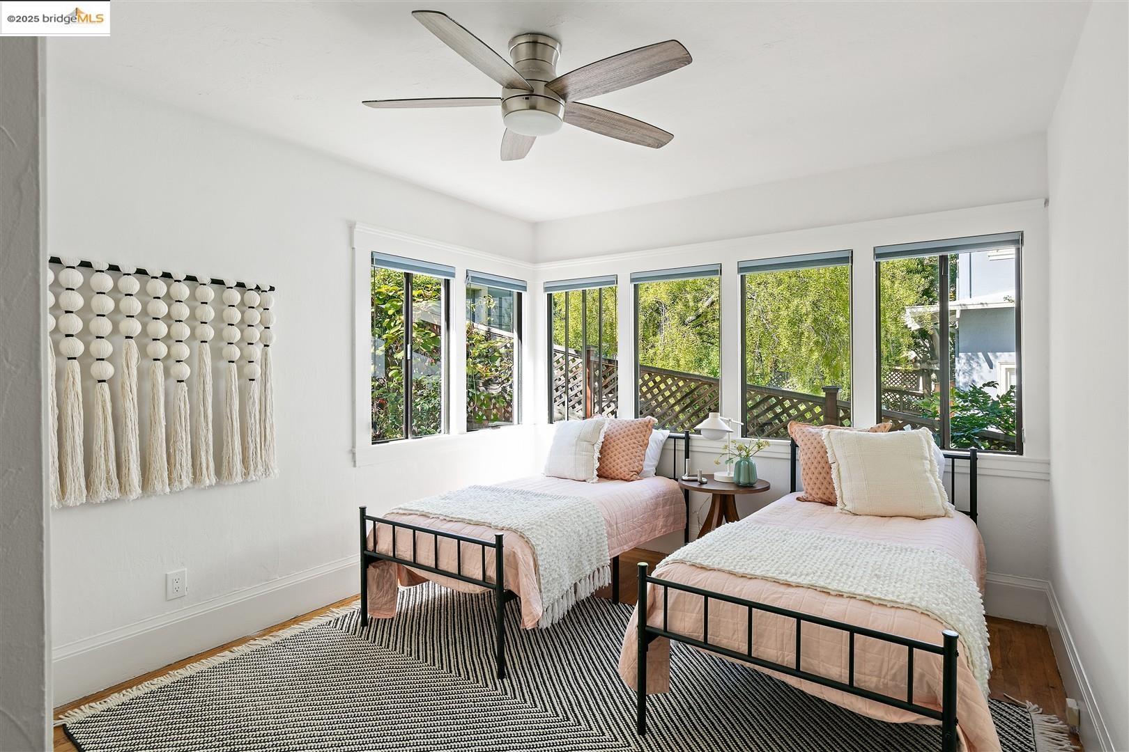 Detail Gallery Image 32 of 54 For 121 Nova Dr, Piedmont,  CA 94610 - 3 Beds | 2 Baths