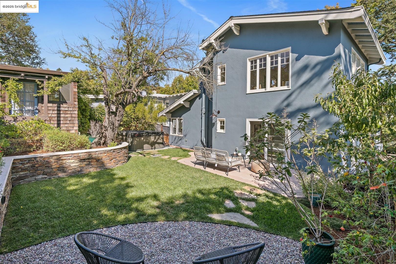 Detail Gallery Image 38 of 54 For 121 Nova Dr, Piedmont,  CA 94610 - 3 Beds | 2 Baths