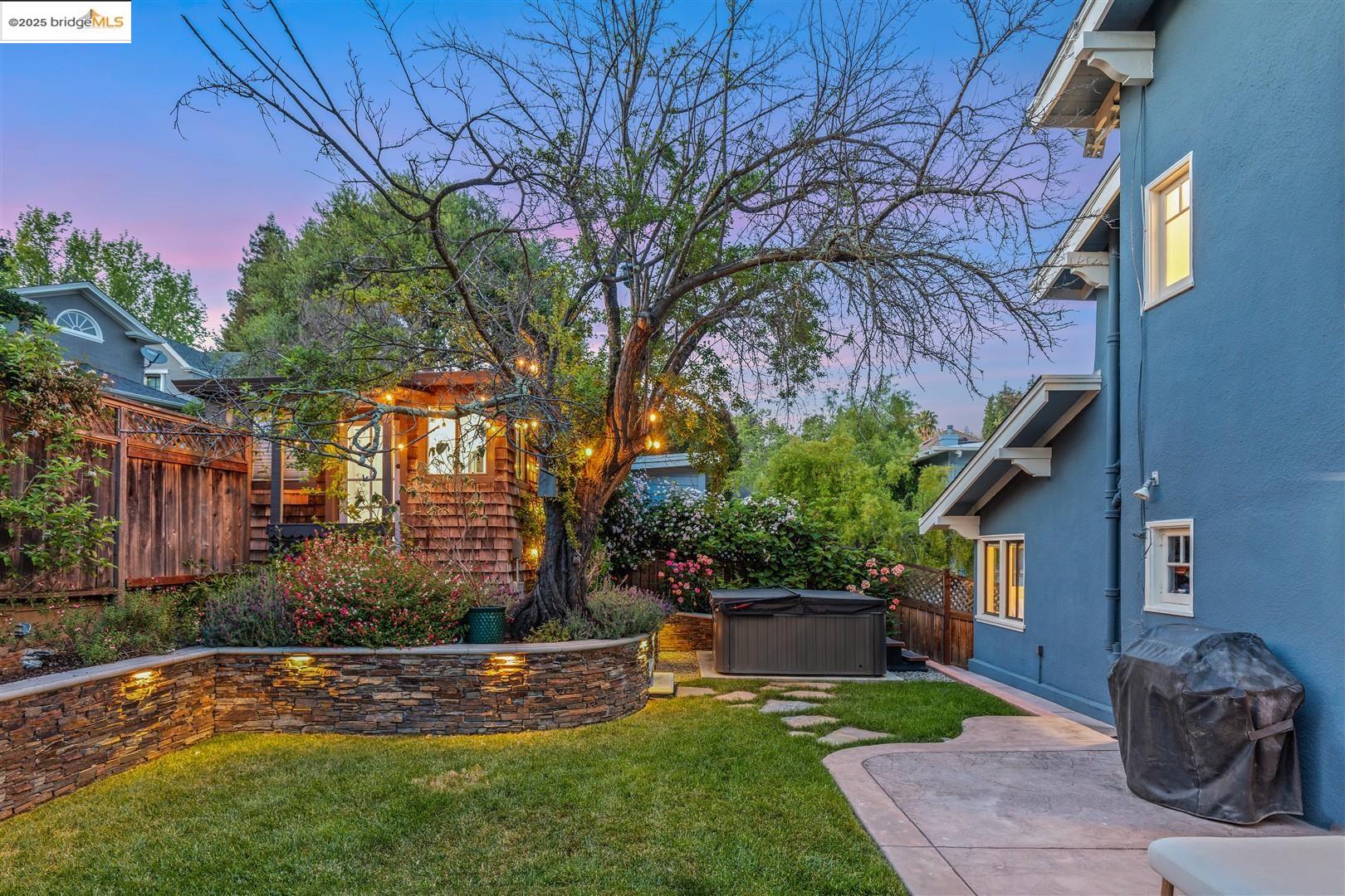 Detail Gallery Image 50 of 54 For 121 Nova Dr, Piedmont,  CA 94610 - 3 Beds | 2 Baths