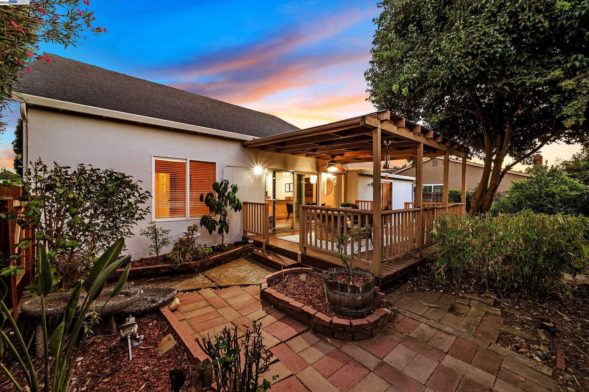 Detail Gallery Image 31 of 39 For 866 Cortland Way, Livermore,  CA 94551 - 4 Beds | 2 Baths
