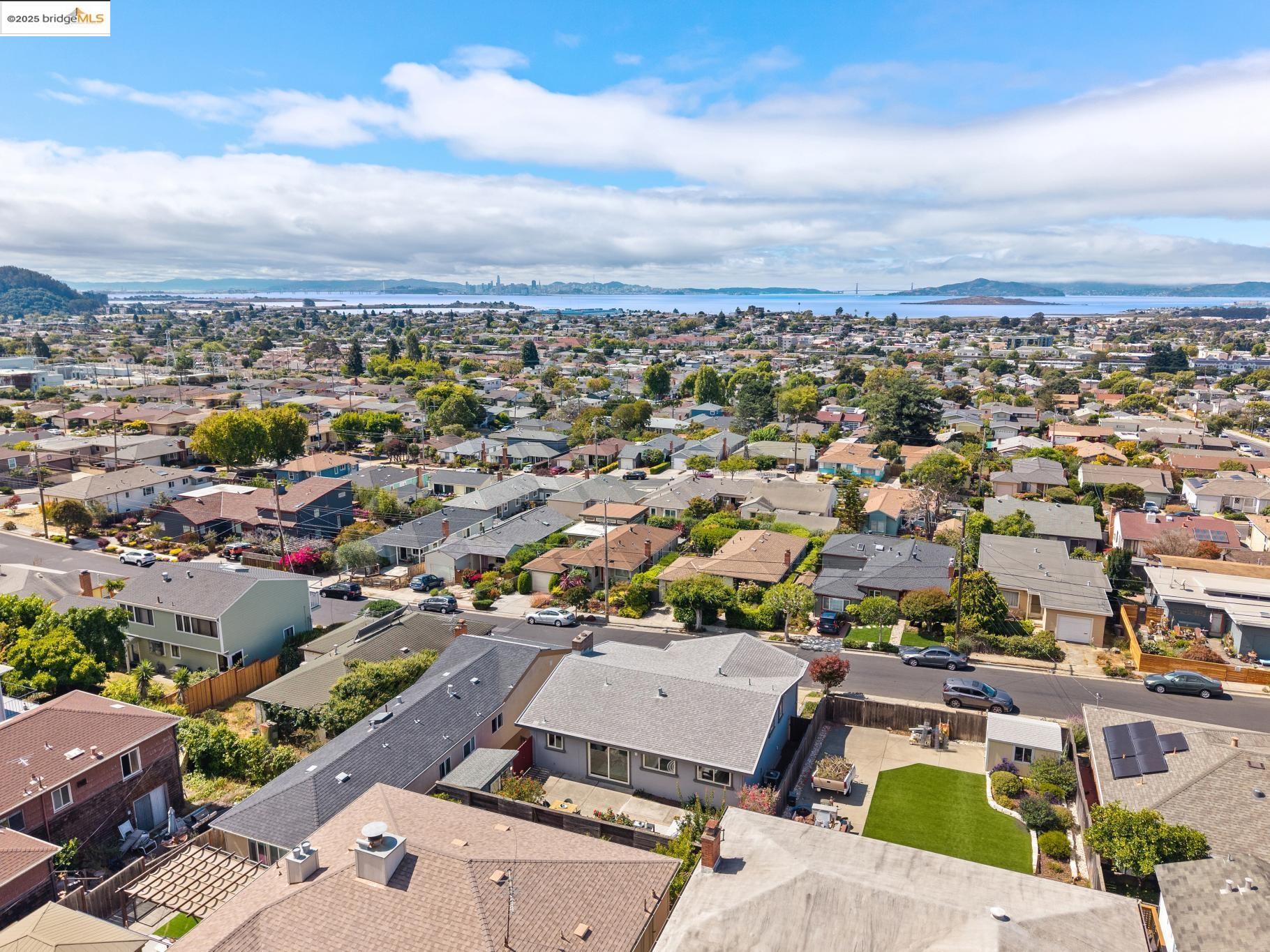 Detail Gallery Image 11 of 59 For 1328 Scott Street, El Cerrito,  CA 94530 - 4 Beds | 3 Baths