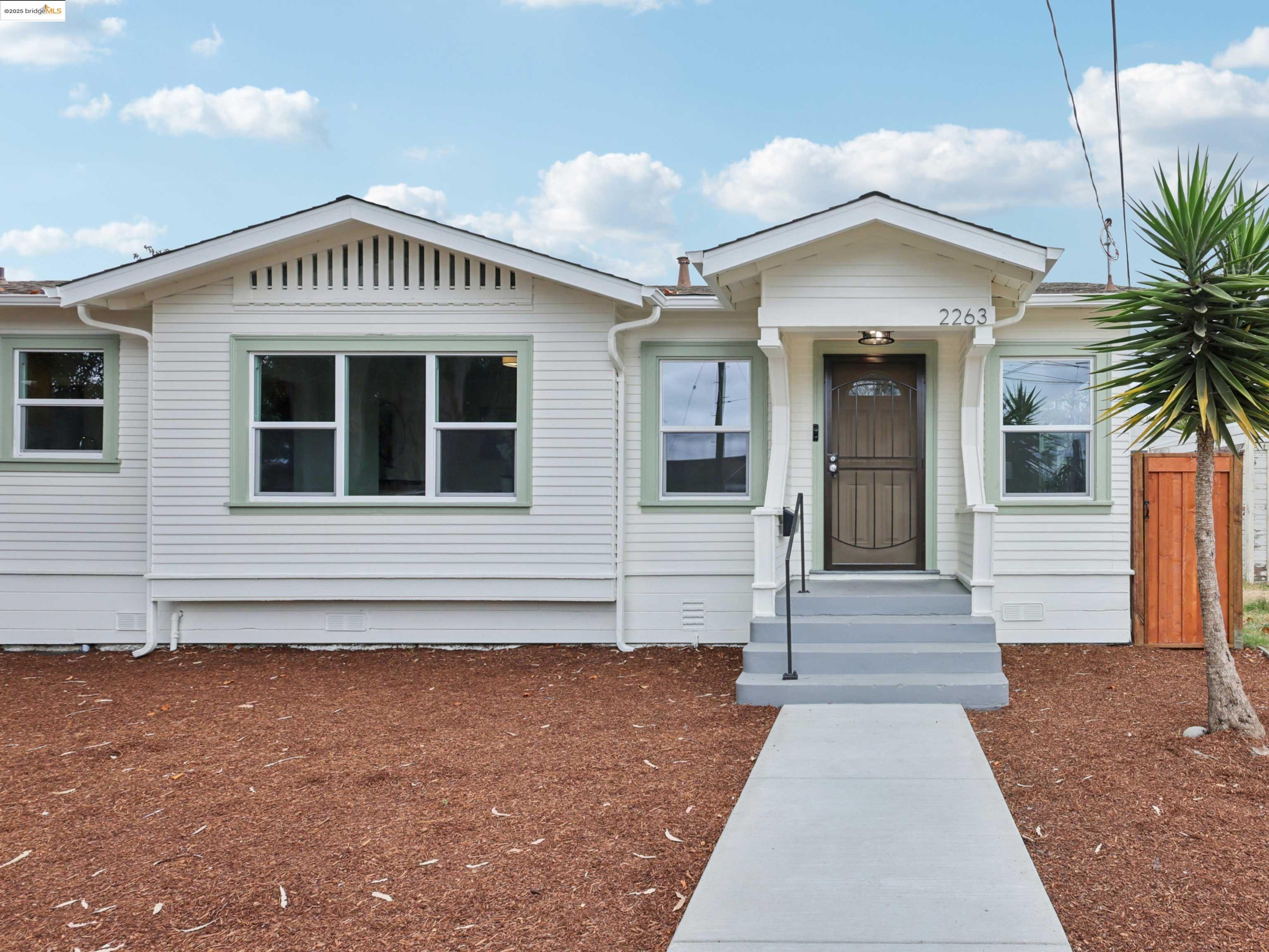 Front Image Thumbnail for EB41111047