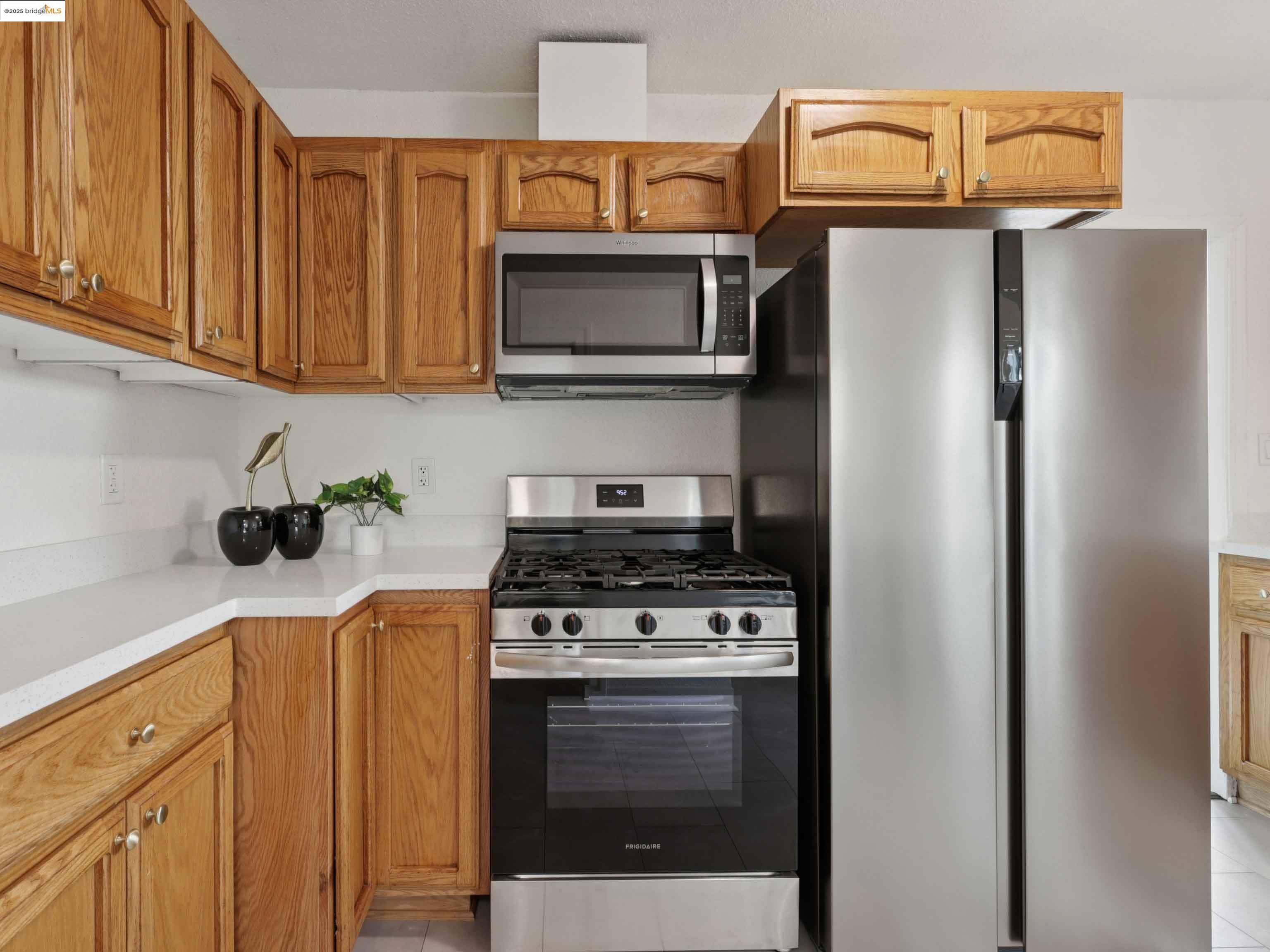 Detail Gallery Image 16 of 43 For 2263 80th Ave, Oakland,  CA 94605 - 3 Beds | 1 Baths