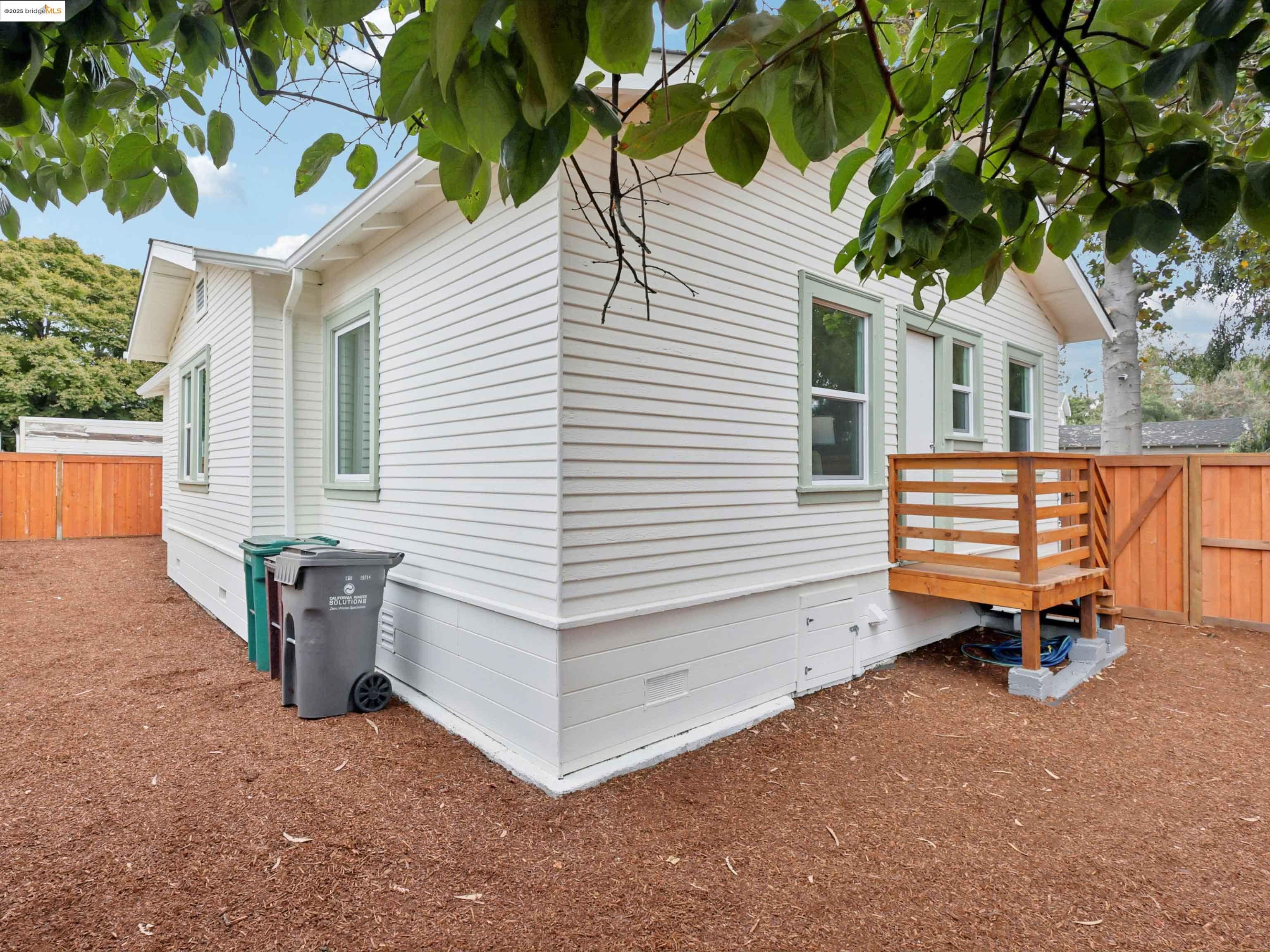 Detail Gallery Image 32 of 43 For 2263 80th Ave, Oakland,  CA 94605 - 3 Beds | 1 Baths