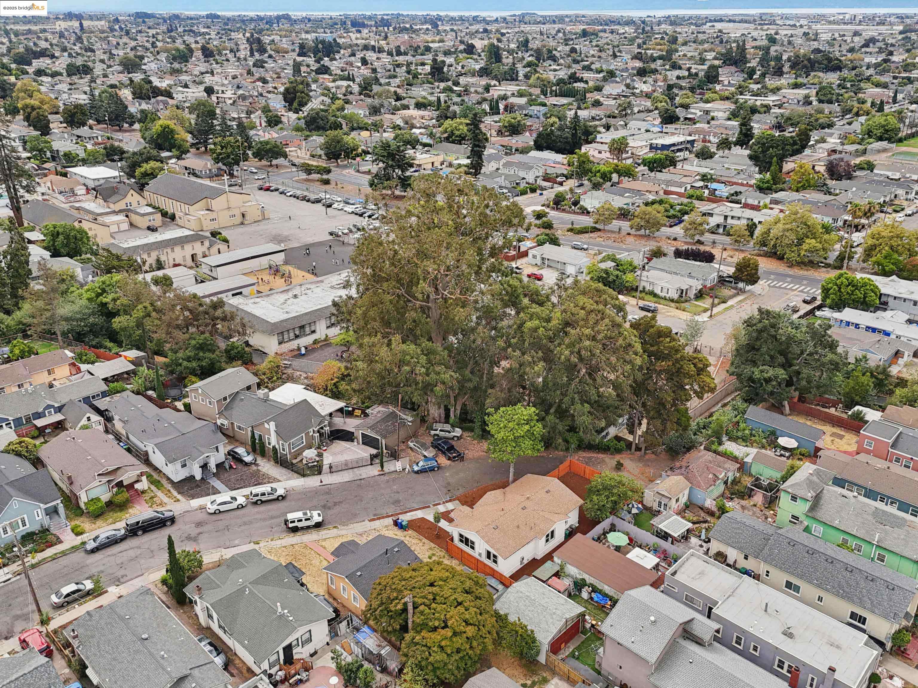 Detail Gallery Image 39 of 43 For 2263 80th Ave, Oakland,  CA 94605 - 3 Beds | 1 Baths
