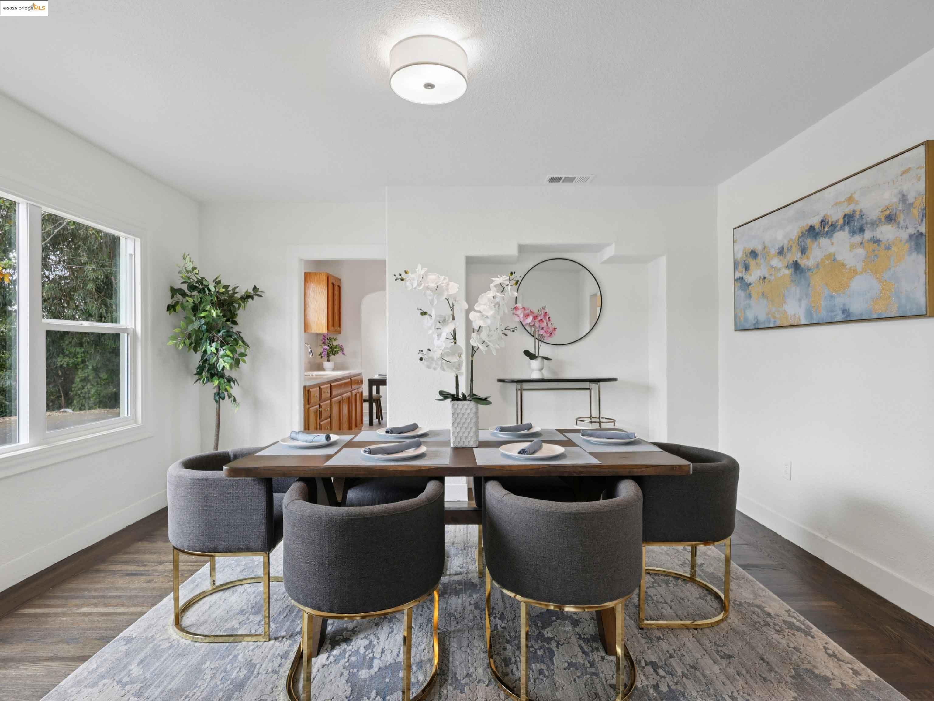 Detail Gallery Image 8 of 43 For 2263 80th Ave, Oakland,  CA 94605 - 3 Beds | 1 Baths