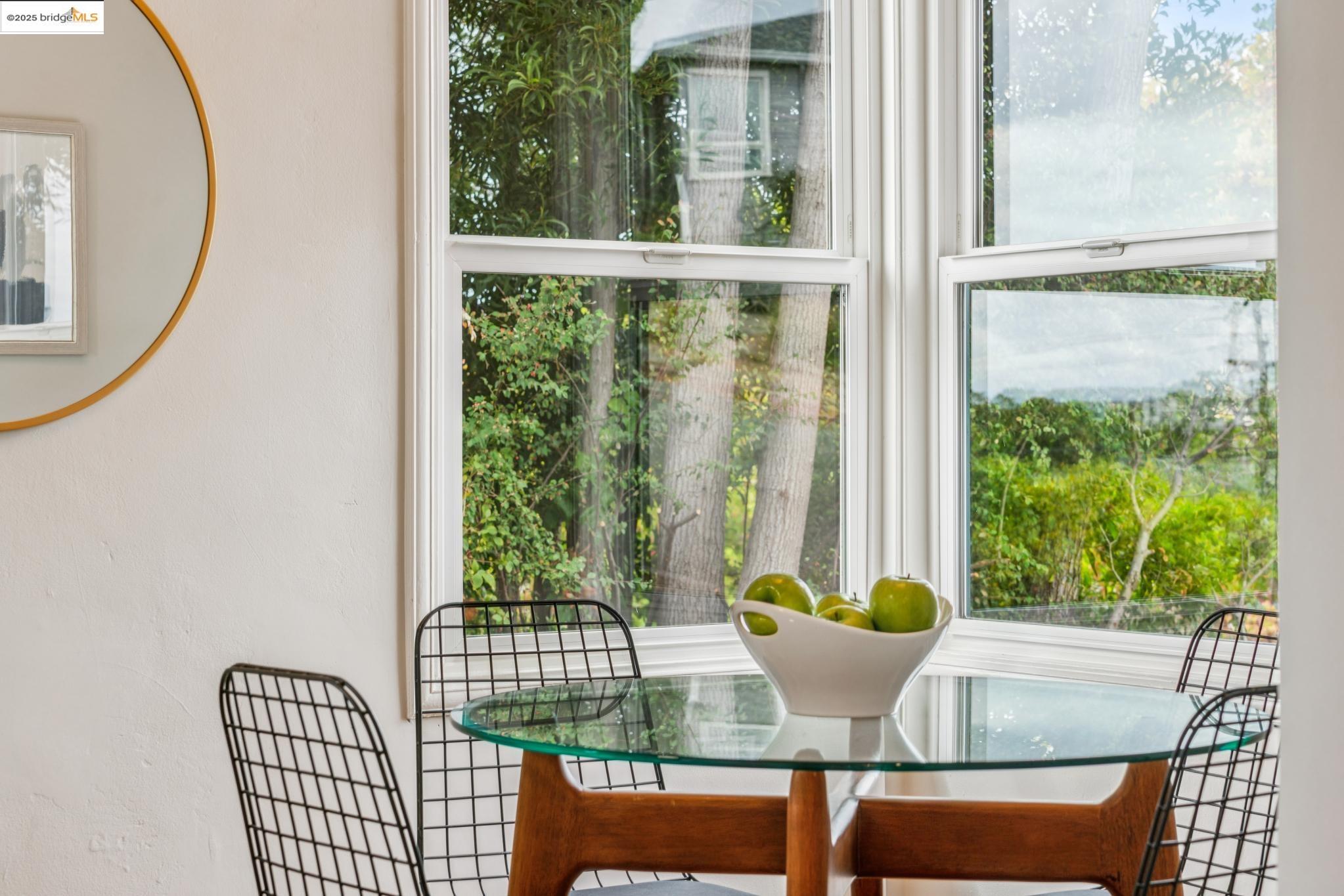 Detail Gallery Image 11 of 38 For 5634 Burlingame Ave, Richmond,  CA 94804 - 2 Beds | 1 Baths