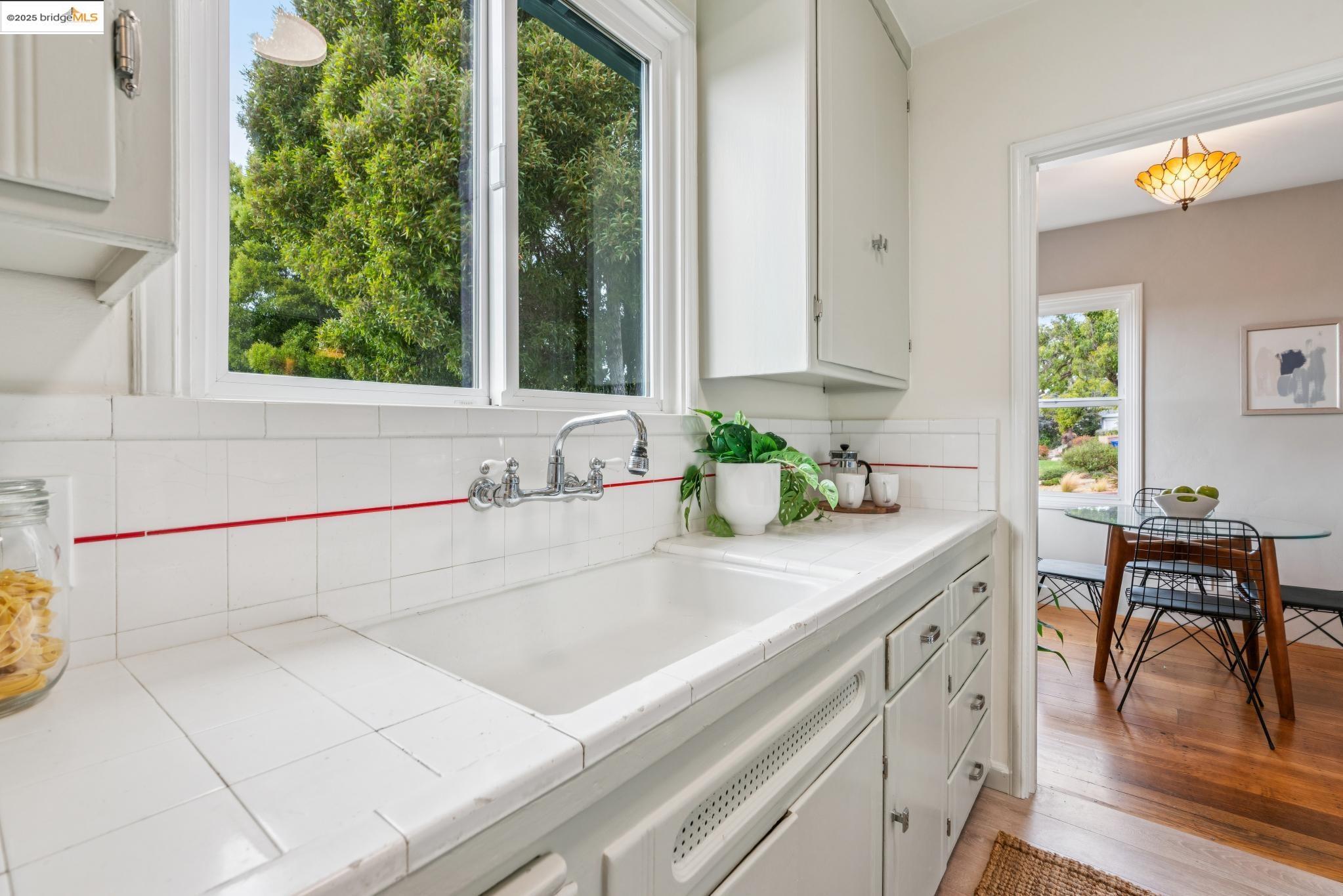 Detail Gallery Image 15 of 38 For 5634 Burlingame Ave, Richmond,  CA 94804 - 2 Beds | 1 Baths