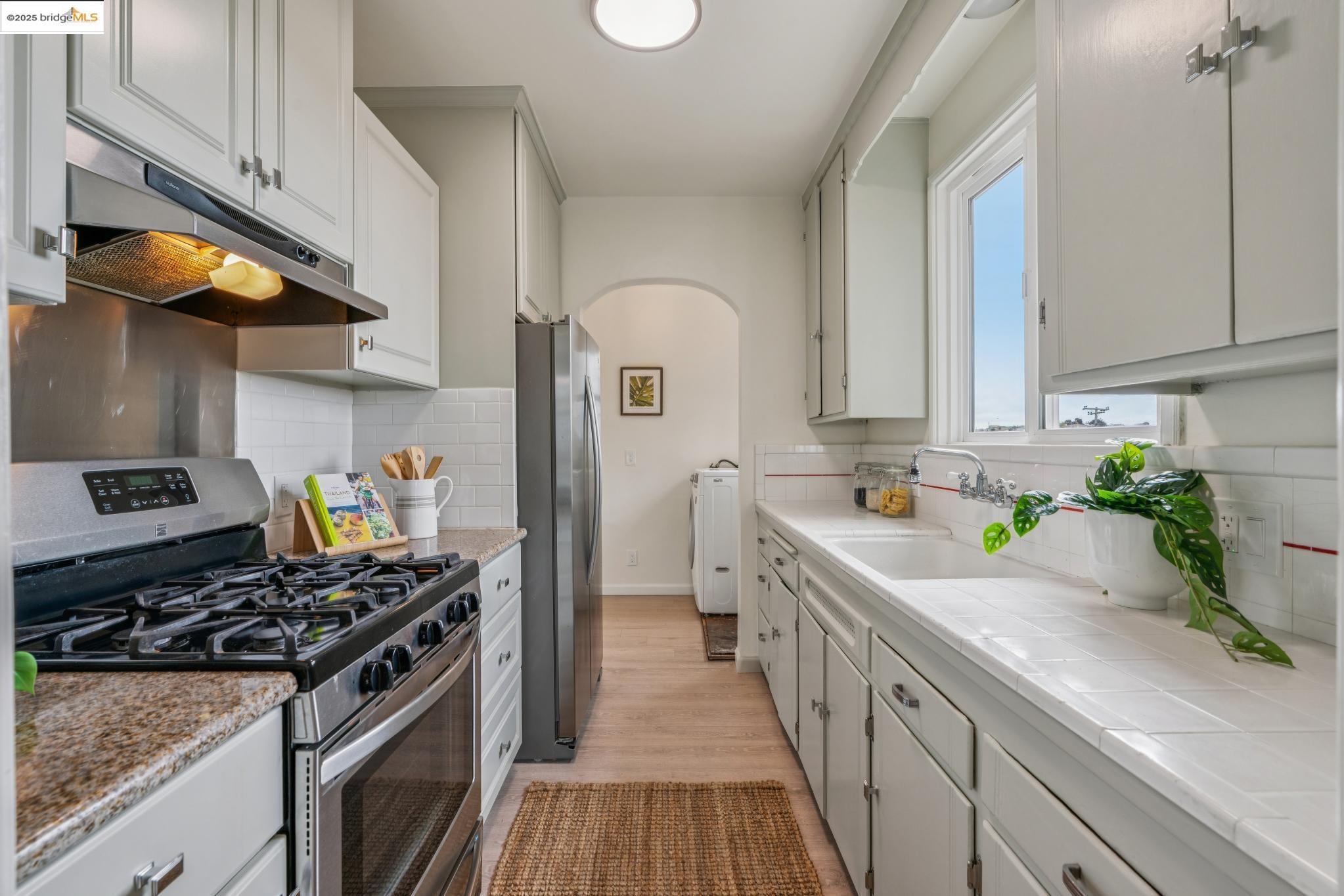 Detail Gallery Image 16 of 38 For 5634 Burlingame Ave, Richmond,  CA 94804 - 2 Beds | 1 Baths
