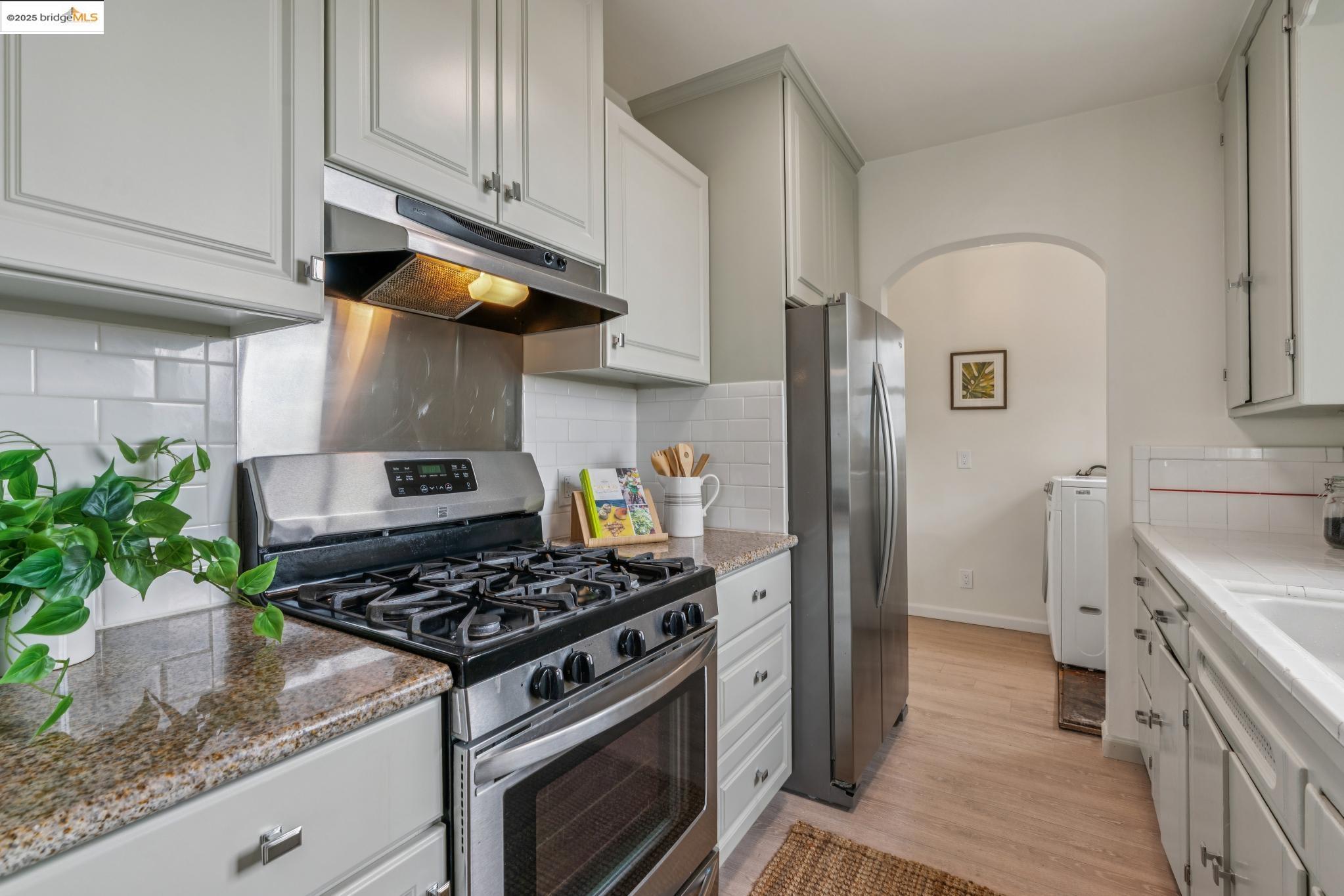 Detail Gallery Image 17 of 38 For 5634 Burlingame Ave, Richmond,  CA 94804 - 2 Beds | 1 Baths