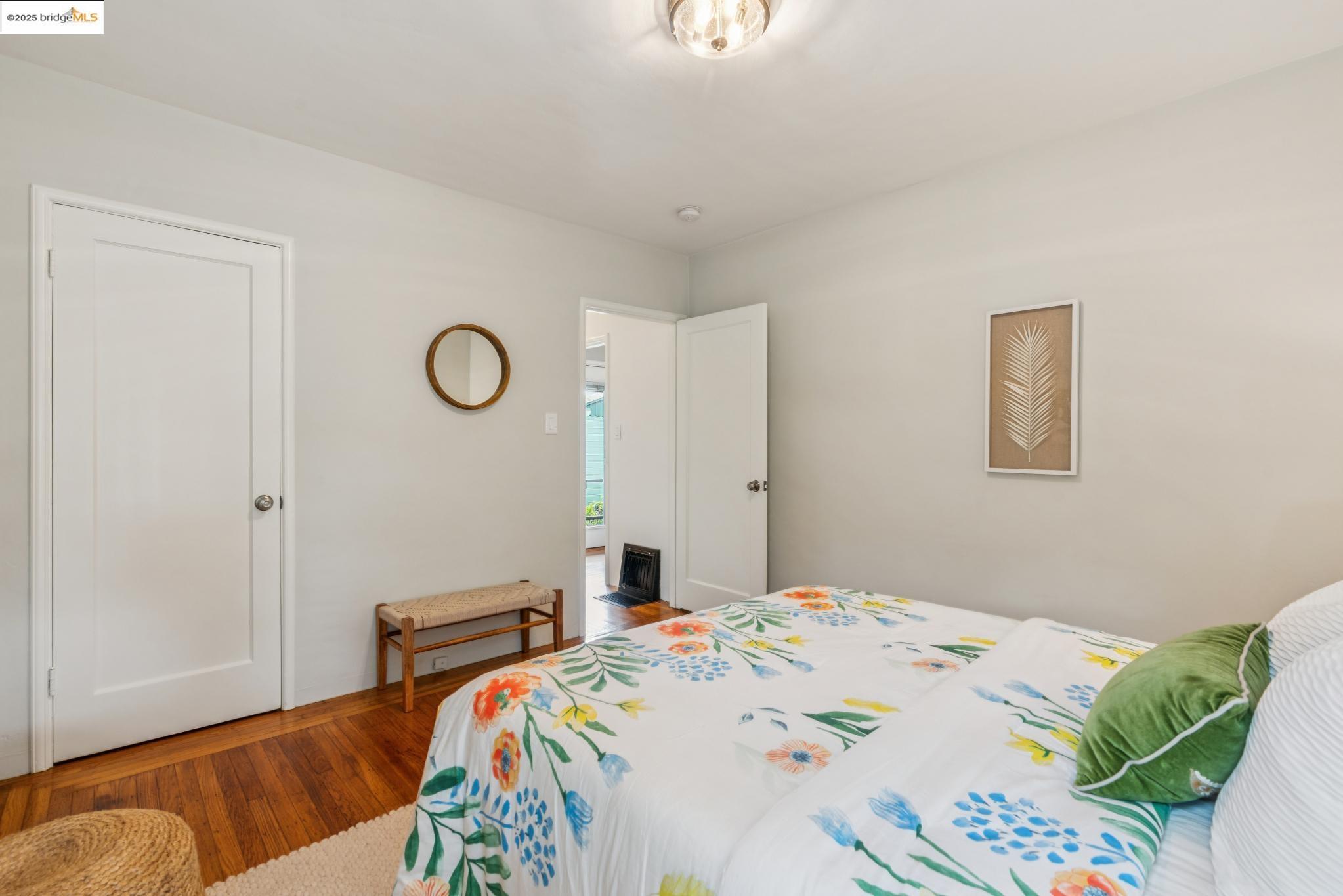 Detail Gallery Image 20 of 38 For 5634 Burlingame Ave, Richmond,  CA 94804 - 2 Beds | 1 Baths