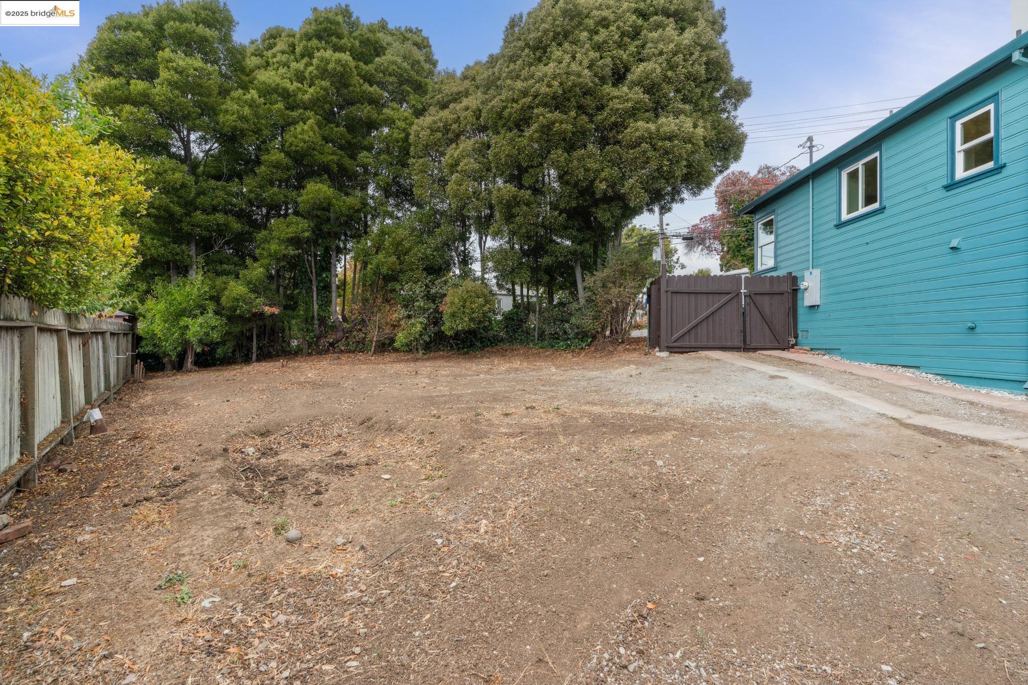 Detail Gallery Image 35 of 38 For 5634 Burlingame Ave, Richmond,  CA 94804 - 2 Beds | 1 Baths