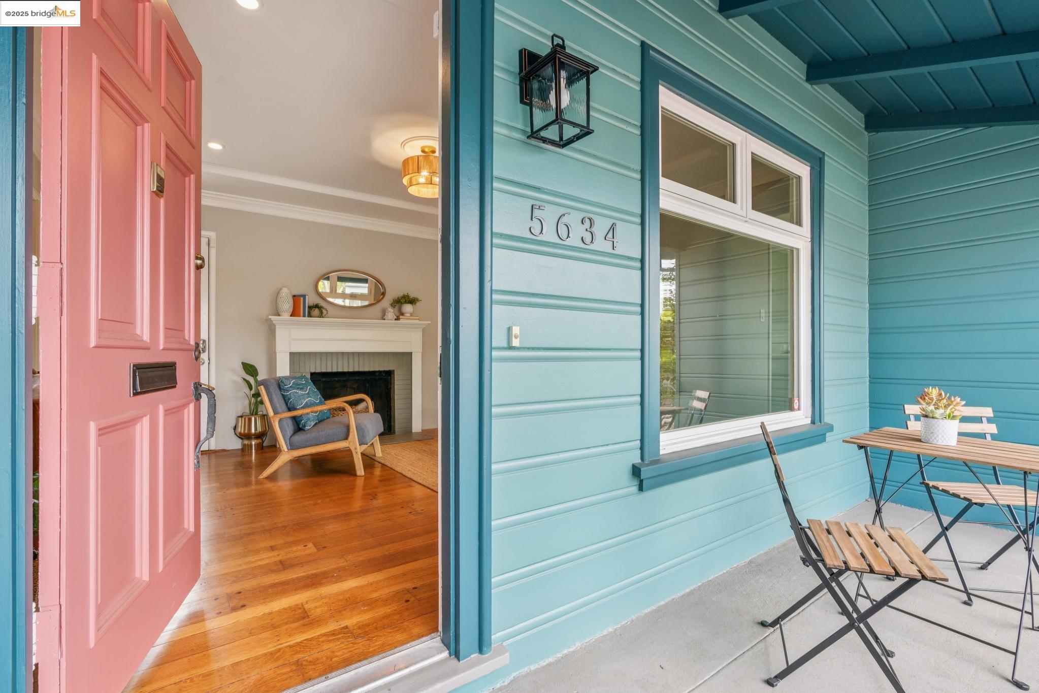 Detail Gallery Image 5 of 38 For 5634 Burlingame Ave, Richmond,  CA 94804 - 2 Beds | 1 Baths