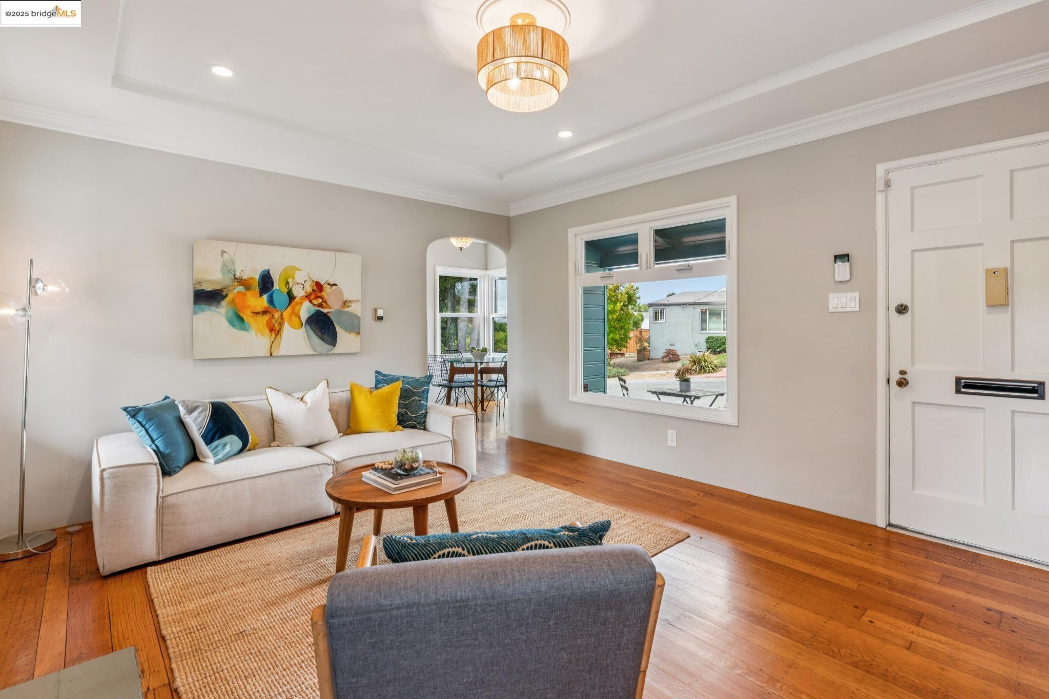 Detail Gallery Image 7 of 38 For 5634 Burlingame Ave, Richmond,  CA 94804 - 2 Beds | 1 Baths
