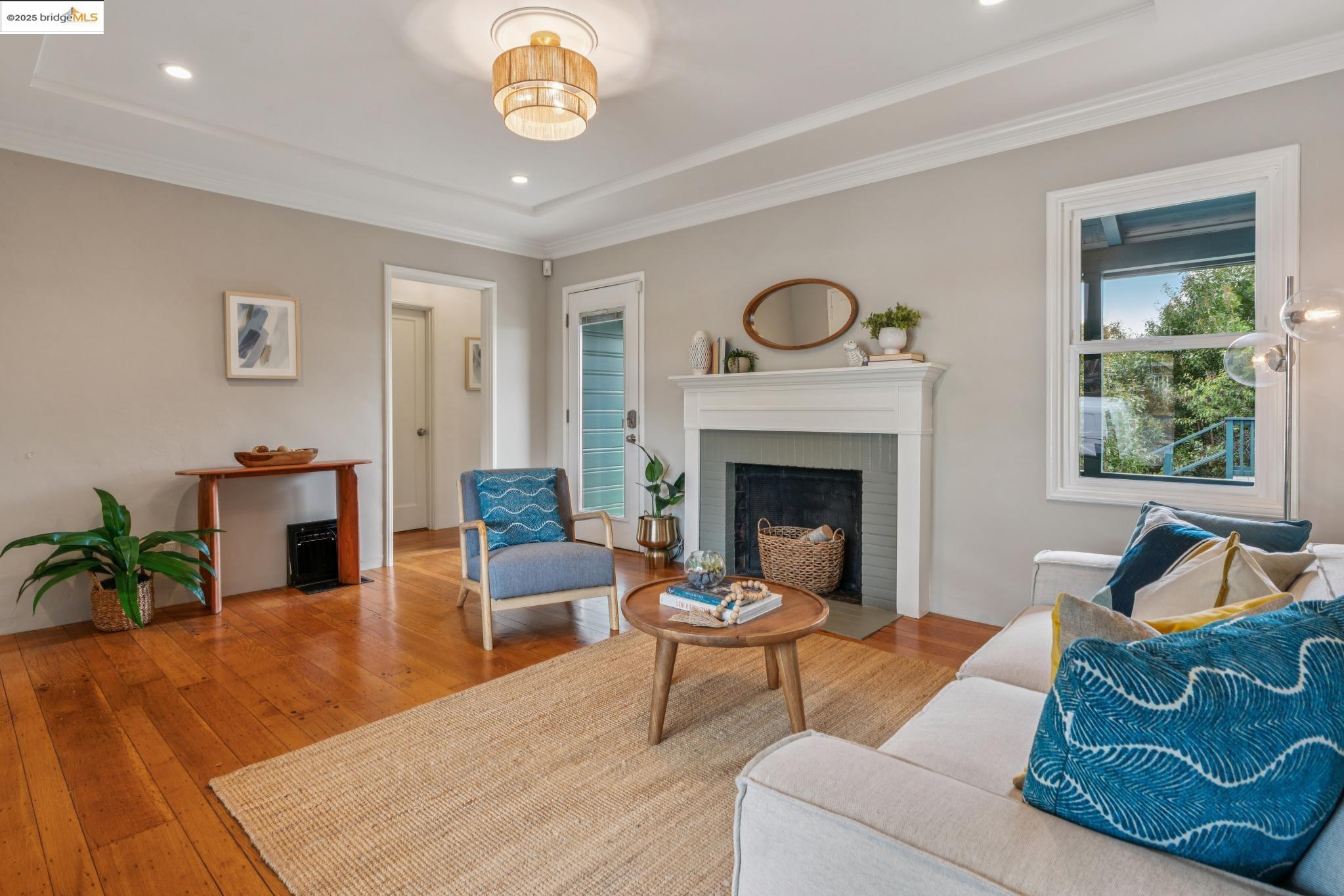 Detail Gallery Image 8 of 38 For 5634 Burlingame Ave, Richmond,  CA 94804 - 2 Beds | 1 Baths