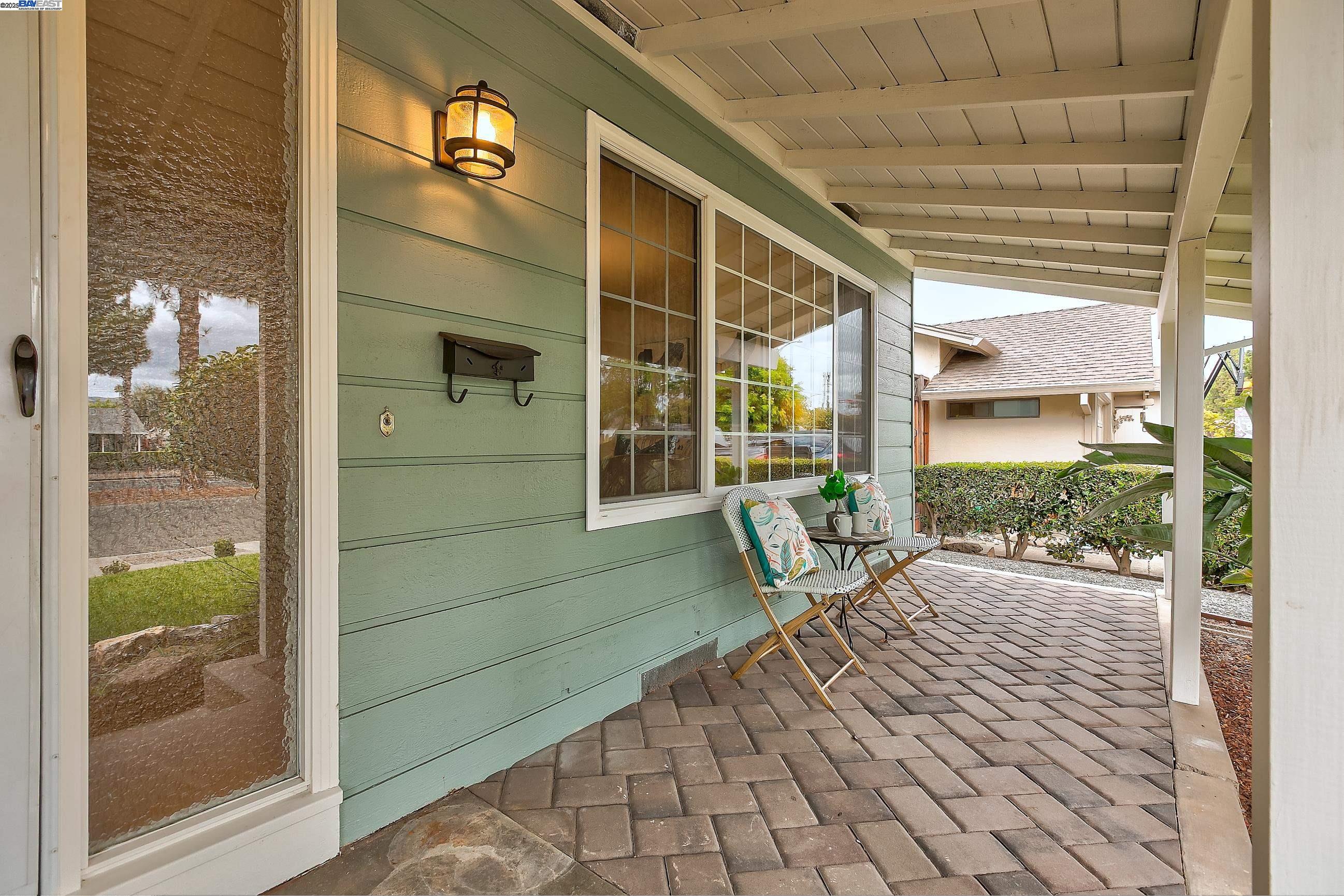 Detail Gallery Image 3 of 24 For 40803 Blacow Rd, Fremont,  CA 94538 - 3 Beds | 2 Baths