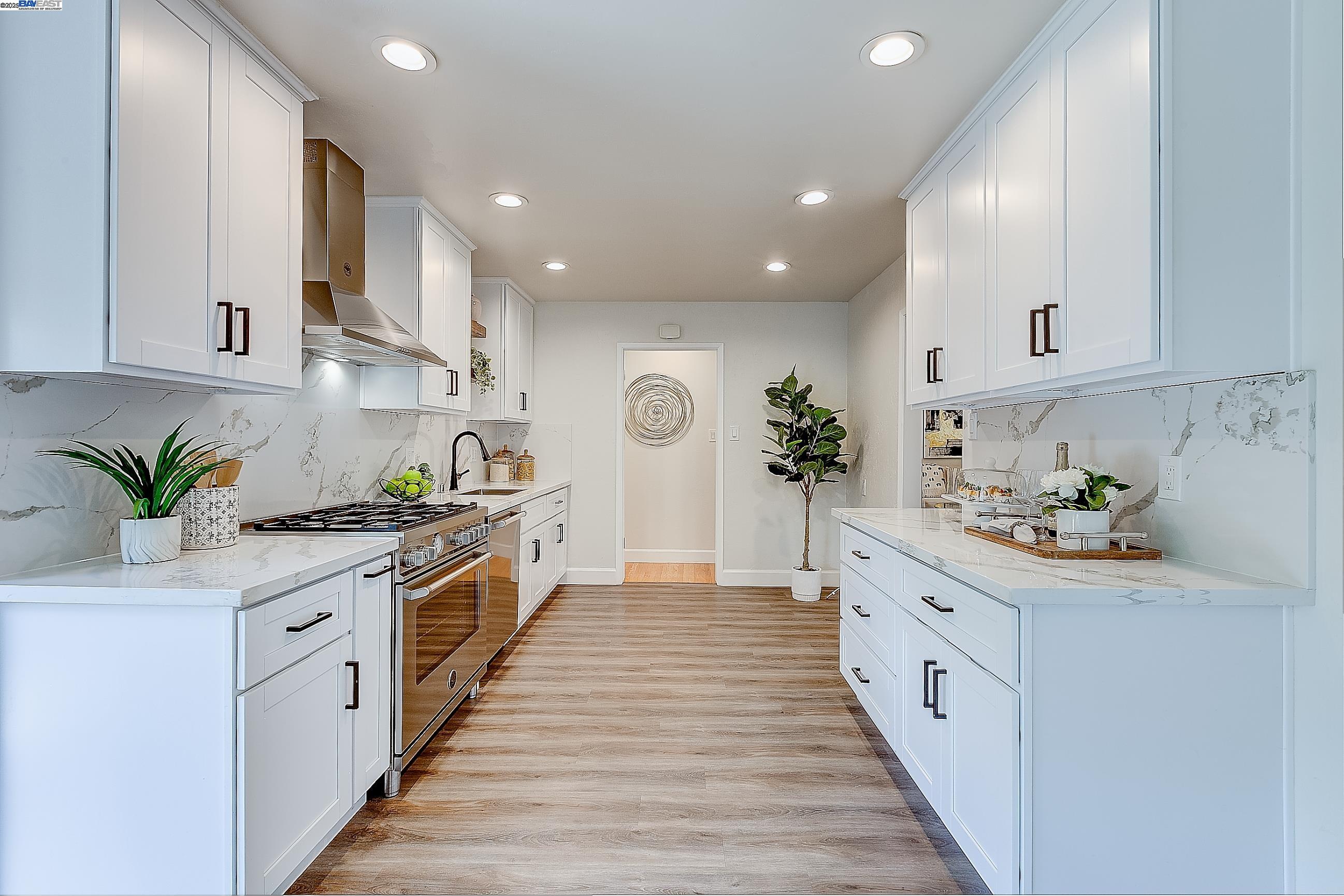 Detail Gallery Image 8 of 24 For 40803 Blacow Rd, Fremont,  CA 94538 - 3 Beds | 2 Baths