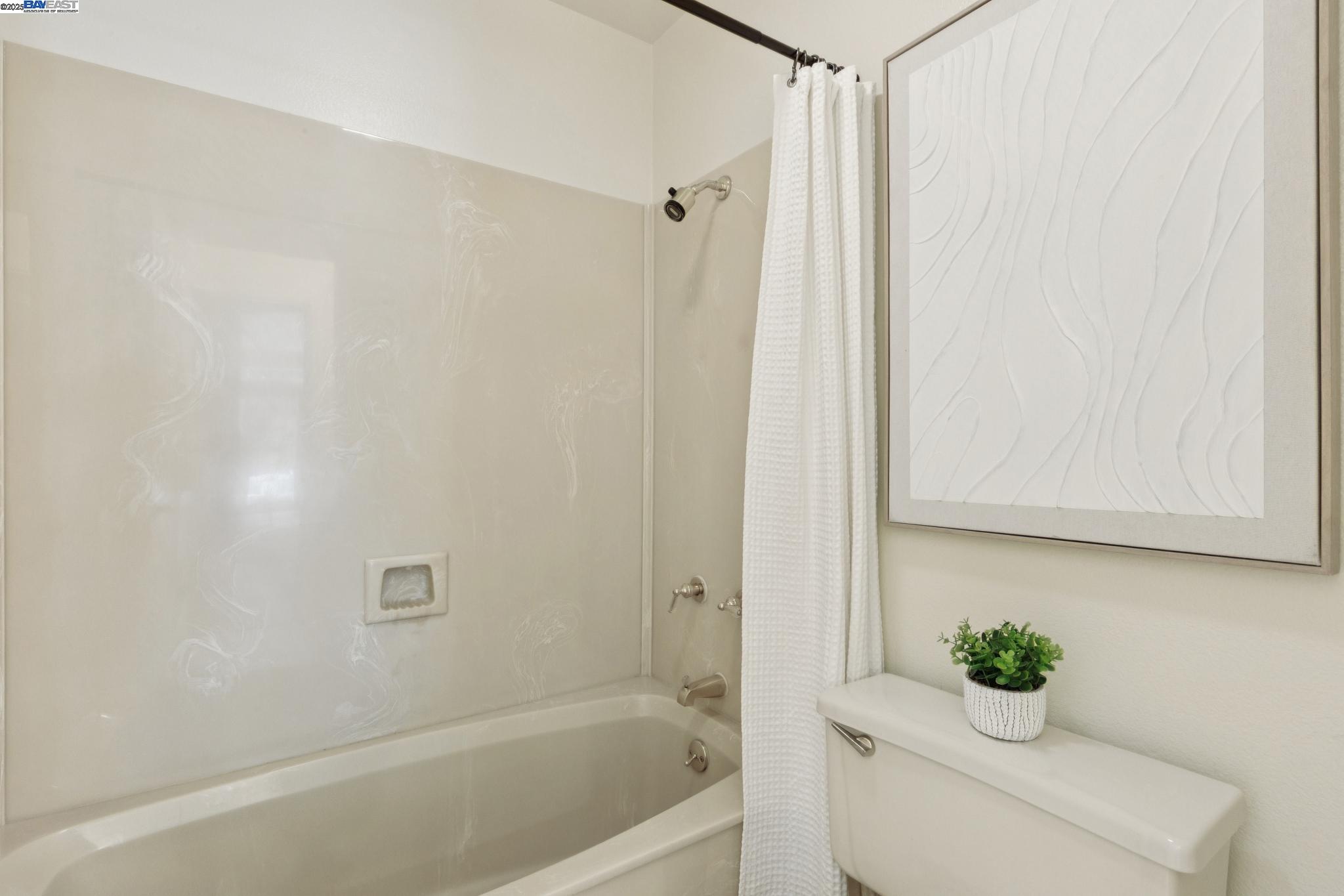Detail Gallery Image 18 of 60 For 4460 Quicksilver Ct, Hayward,  CA 94542 - 4 Beds | 3 Baths