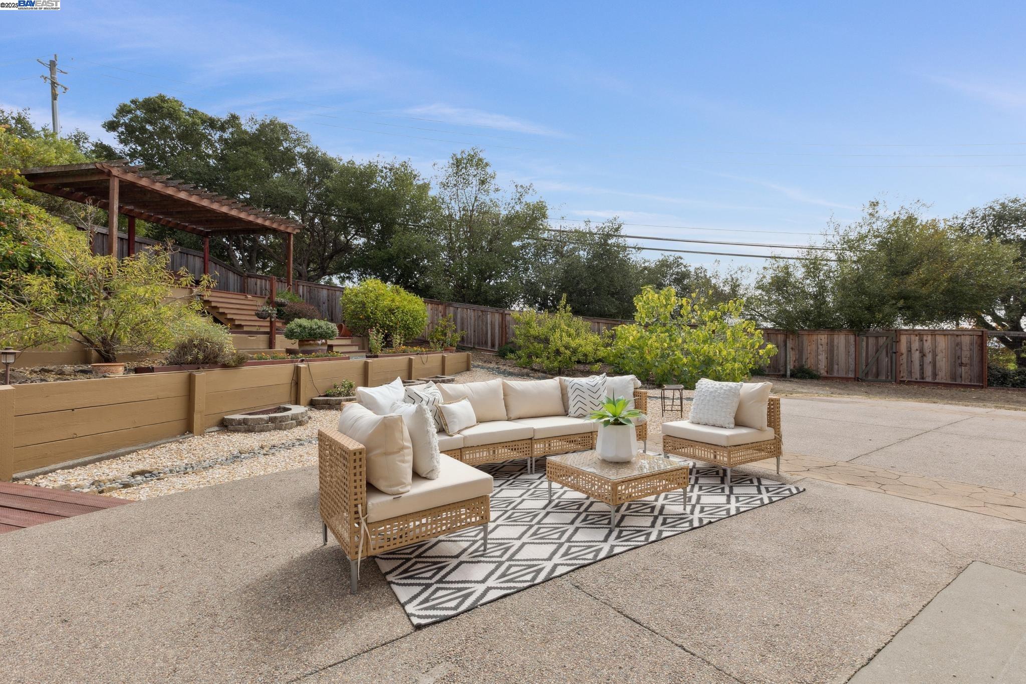 Detail Gallery Image 38 of 60 For 4460 Quicksilver Ct, Hayward,  CA 94542 - 4 Beds | 3 Baths