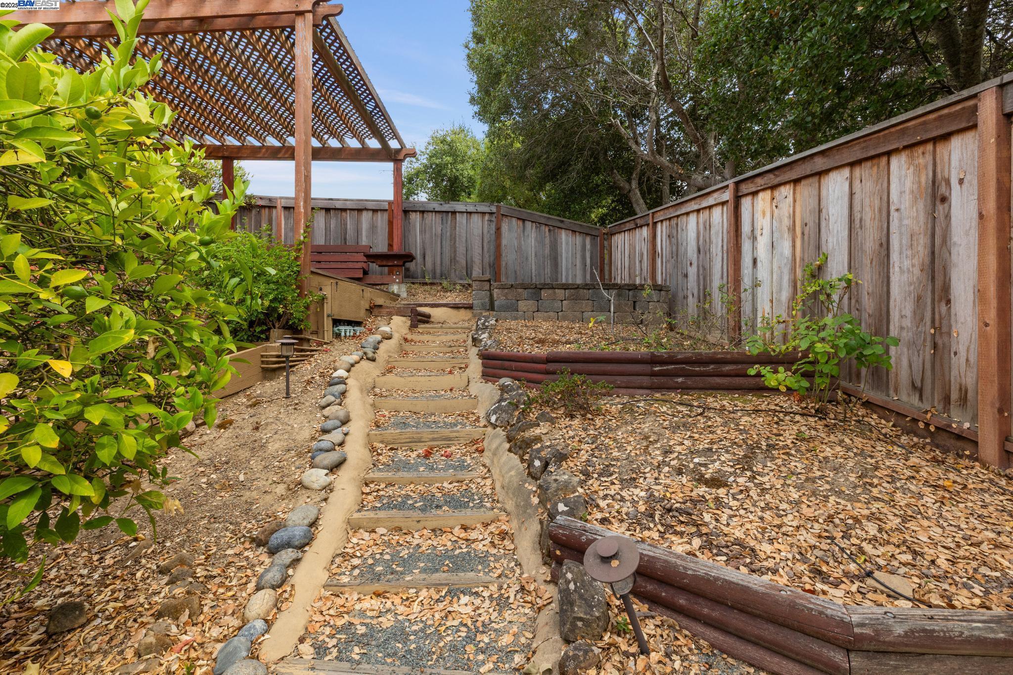 Detail Gallery Image 49 of 60 For 4460 Quicksilver Ct, Hayward,  CA 94542 - 4 Beds | 3 Baths