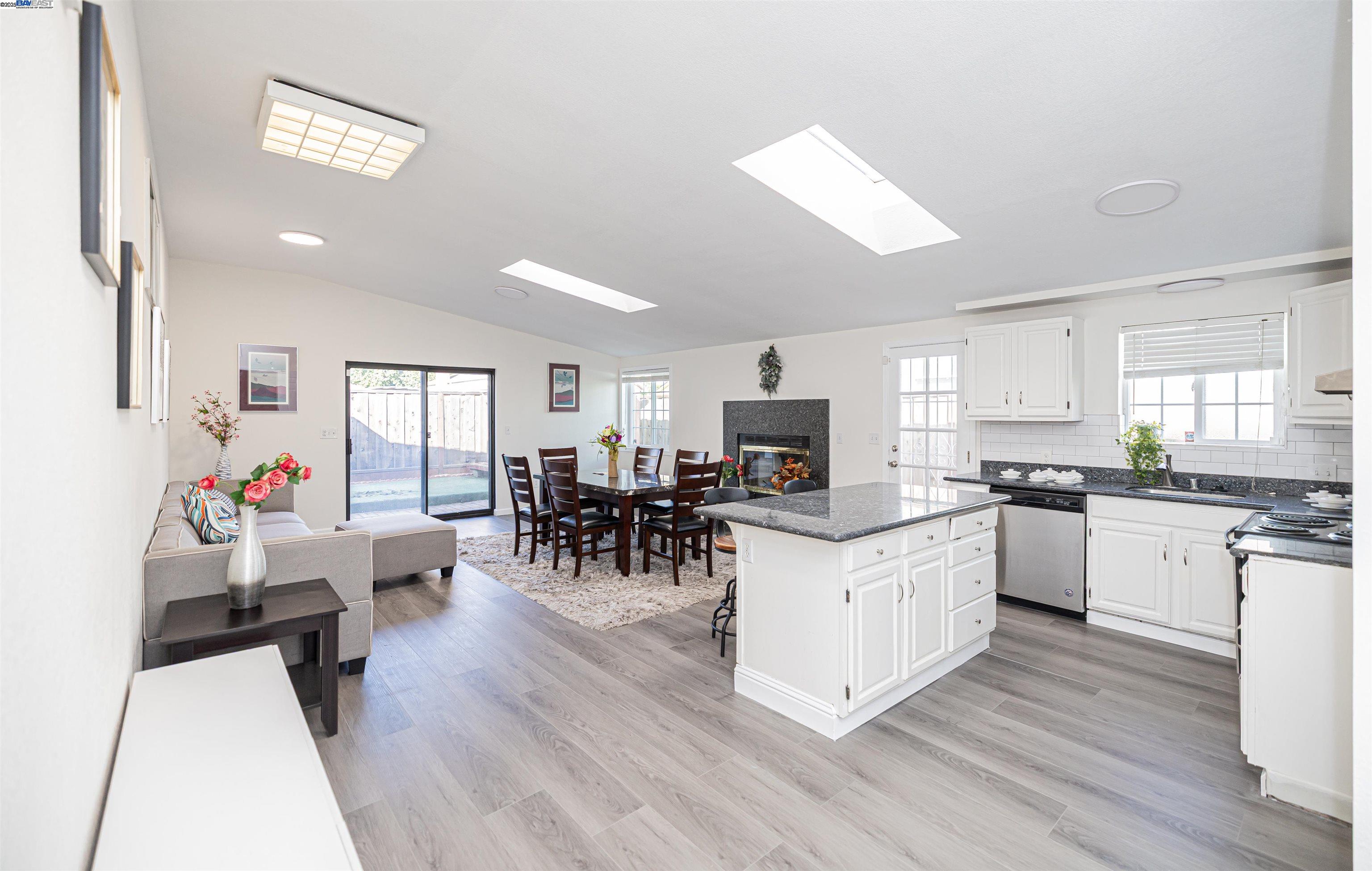 Detail Gallery Image 9 of 41 For 1722 Eveleth Ave, San Leandro,  CA 94577 - 3 Beds | 2/1 Baths