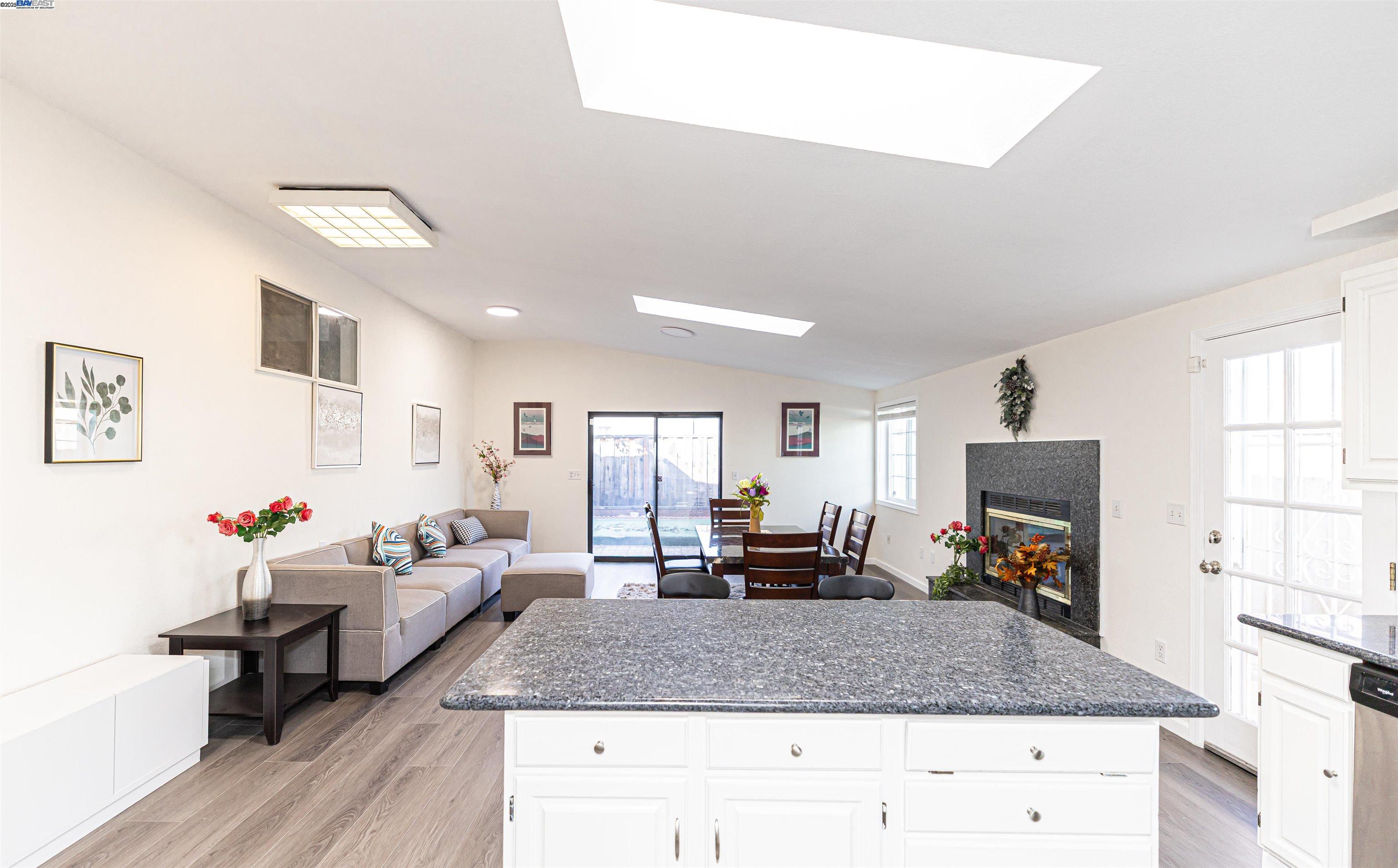 Detail Gallery Image 10 of 41 For 1722 Eveleth Ave, San Leandro,  CA 94577 - 3 Beds | 2/1 Baths
