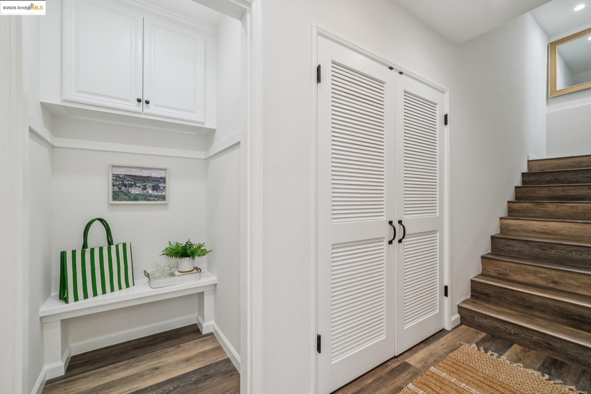Detail Gallery Image 23 of 34 For 5968 Chabot Crest, Oakland,  CA 94618 - 3 Beds | 3 Baths