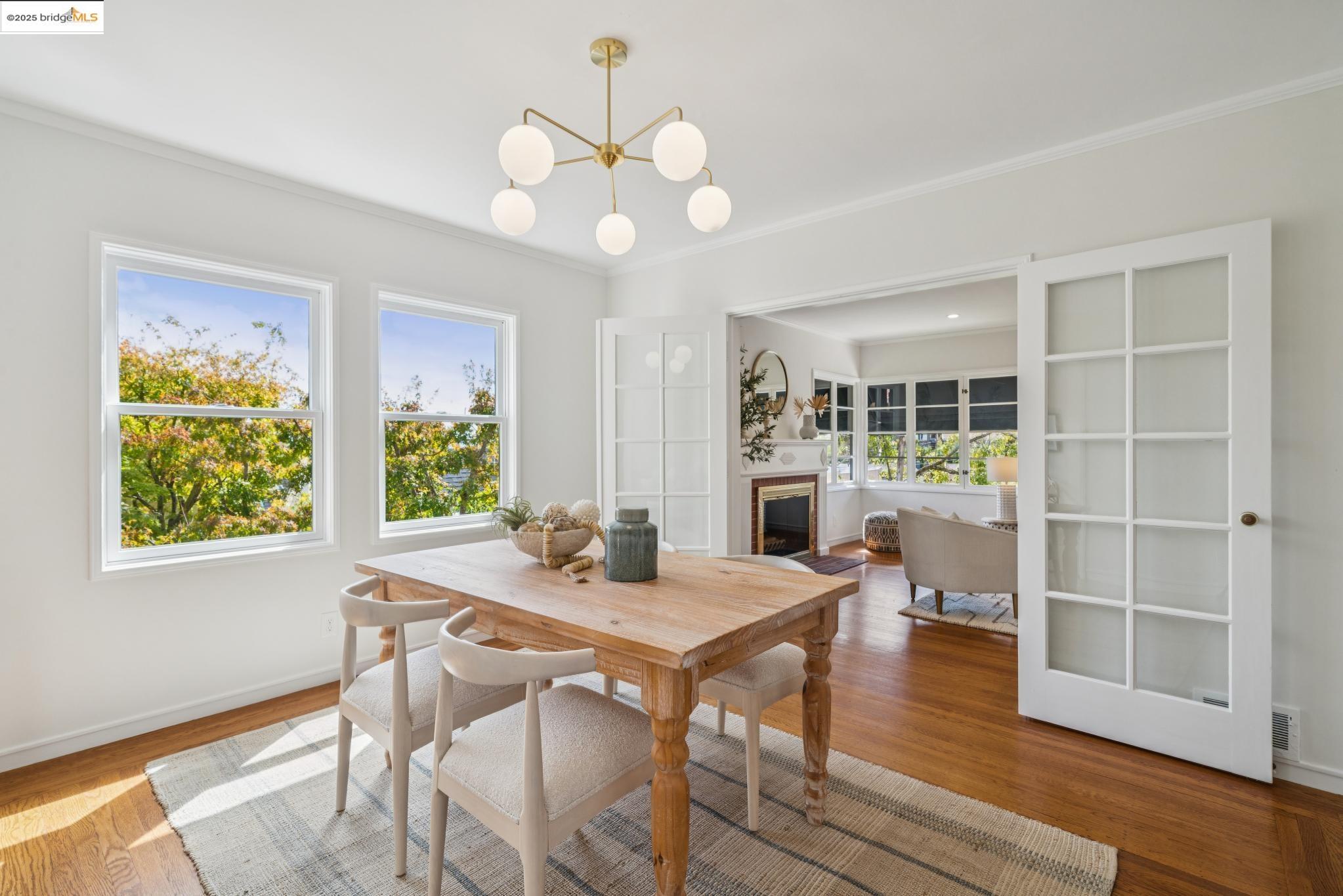 Detail Gallery Image 9 of 34 For 5968 Chabot Crest, Oakland,  CA 94618 - 3 Beds | 3 Baths