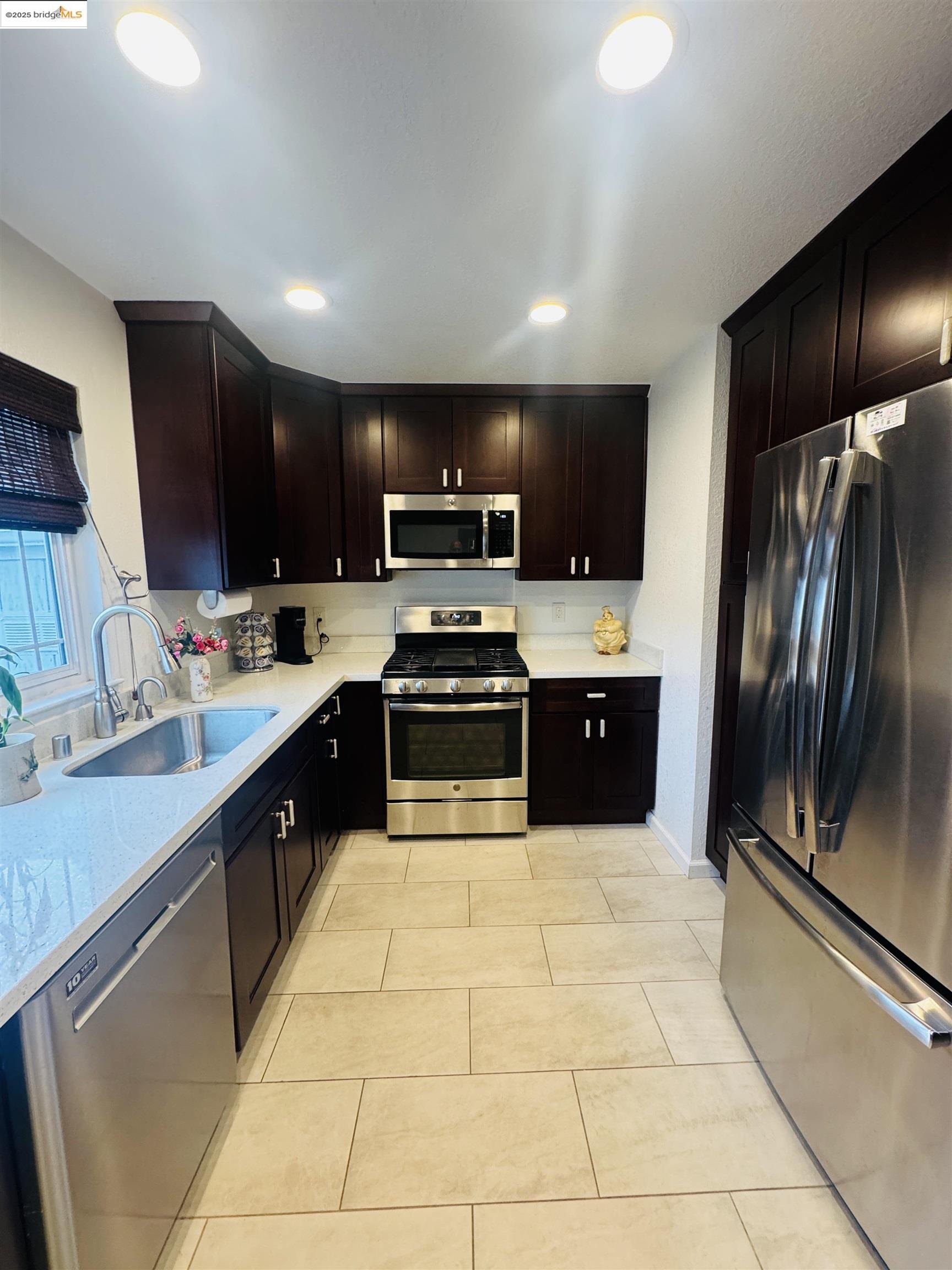 Detail Gallery Image 28 of 34 For 38521 Royal Ann Cmn, Fremont,  CA 94536 - 2 Beds | 1/1 Baths