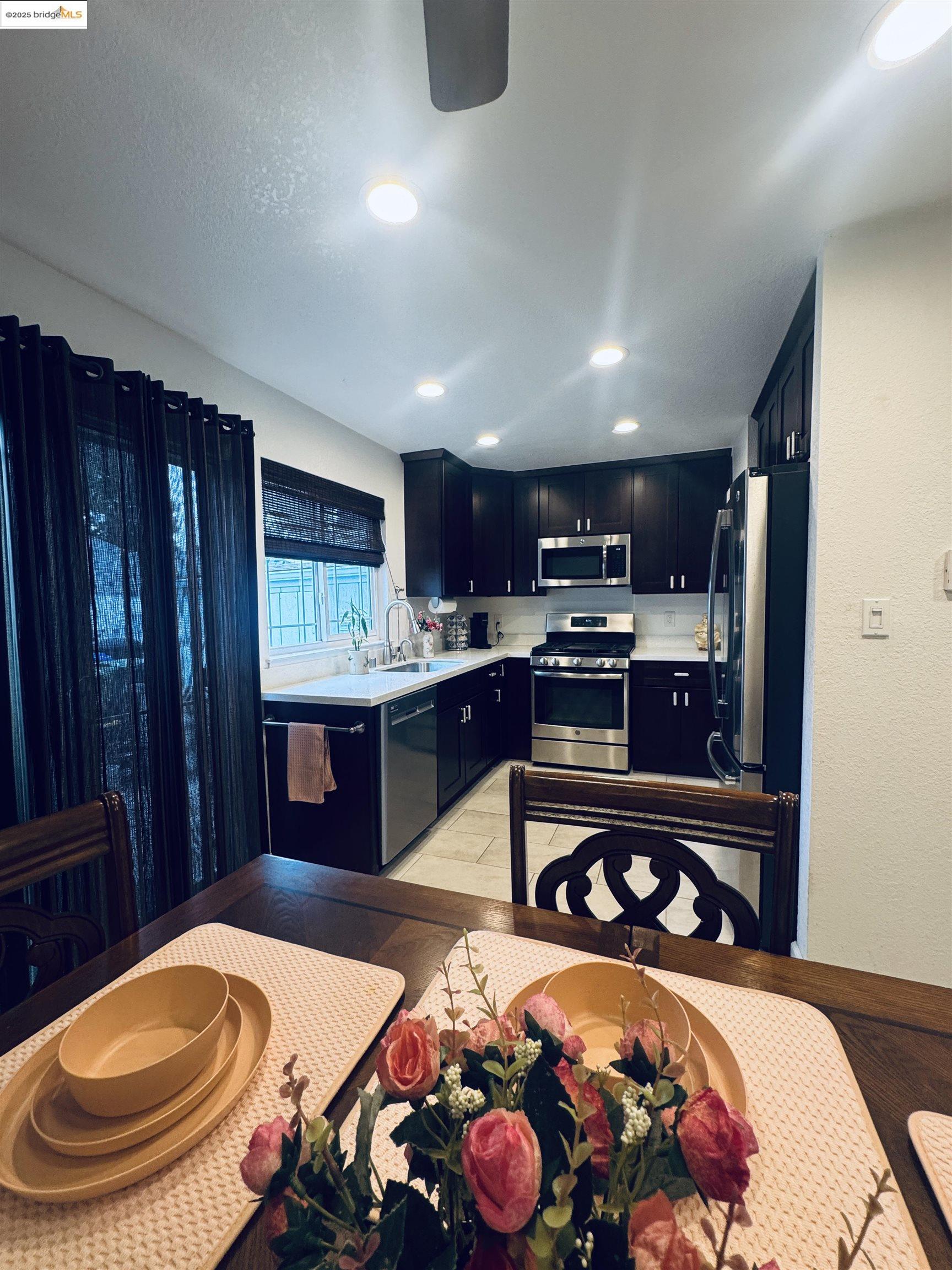 Detail Gallery Image 30 of 34 For 38521 Royal Ann Cmn, Fremont,  CA 94536 - 2 Beds | 1/1 Baths