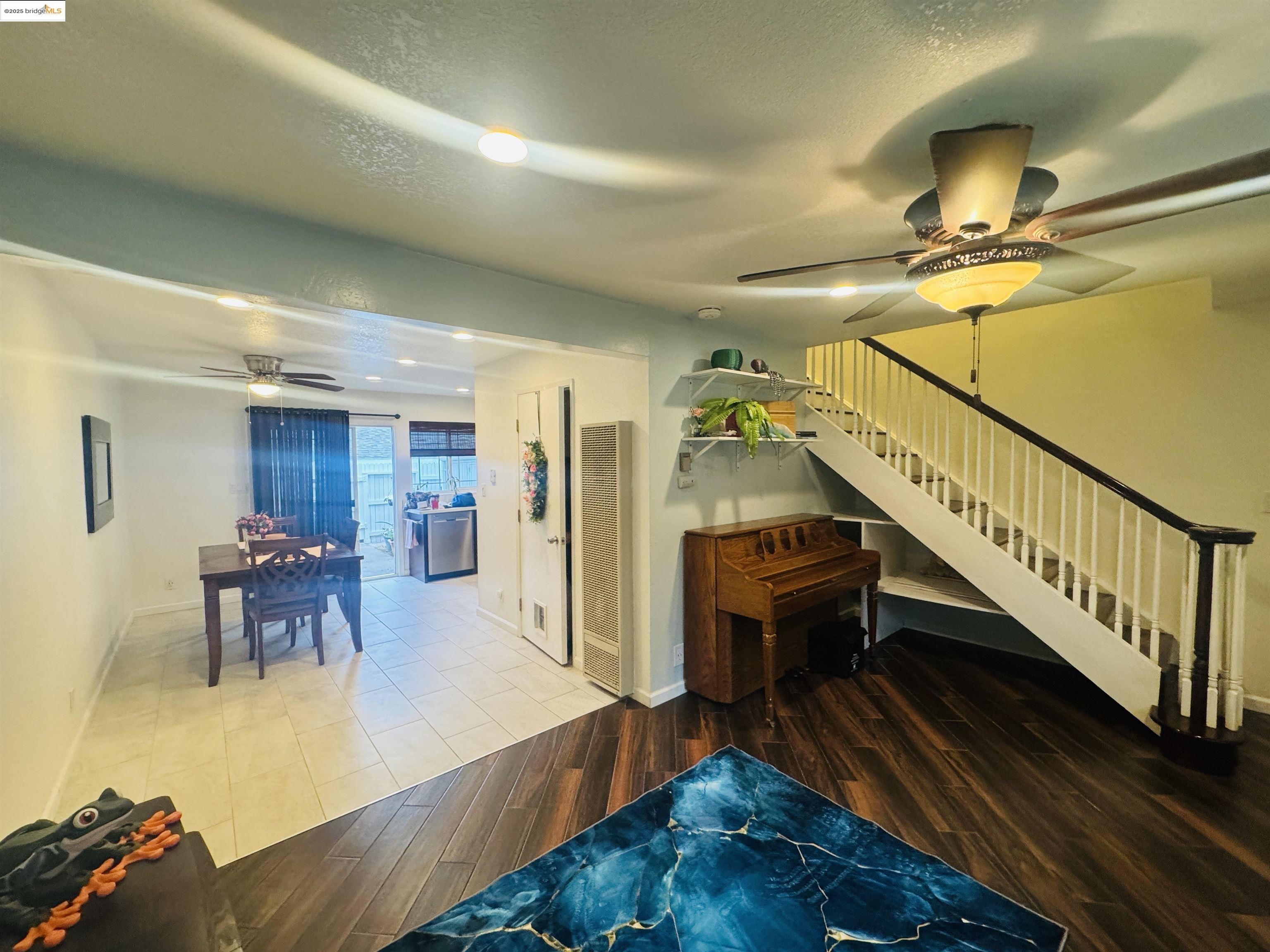 Detail Gallery Image 4 of 34 For 38521 Royal Ann Cmn, Fremont,  CA 94536 - 2 Beds | 1/1 Baths