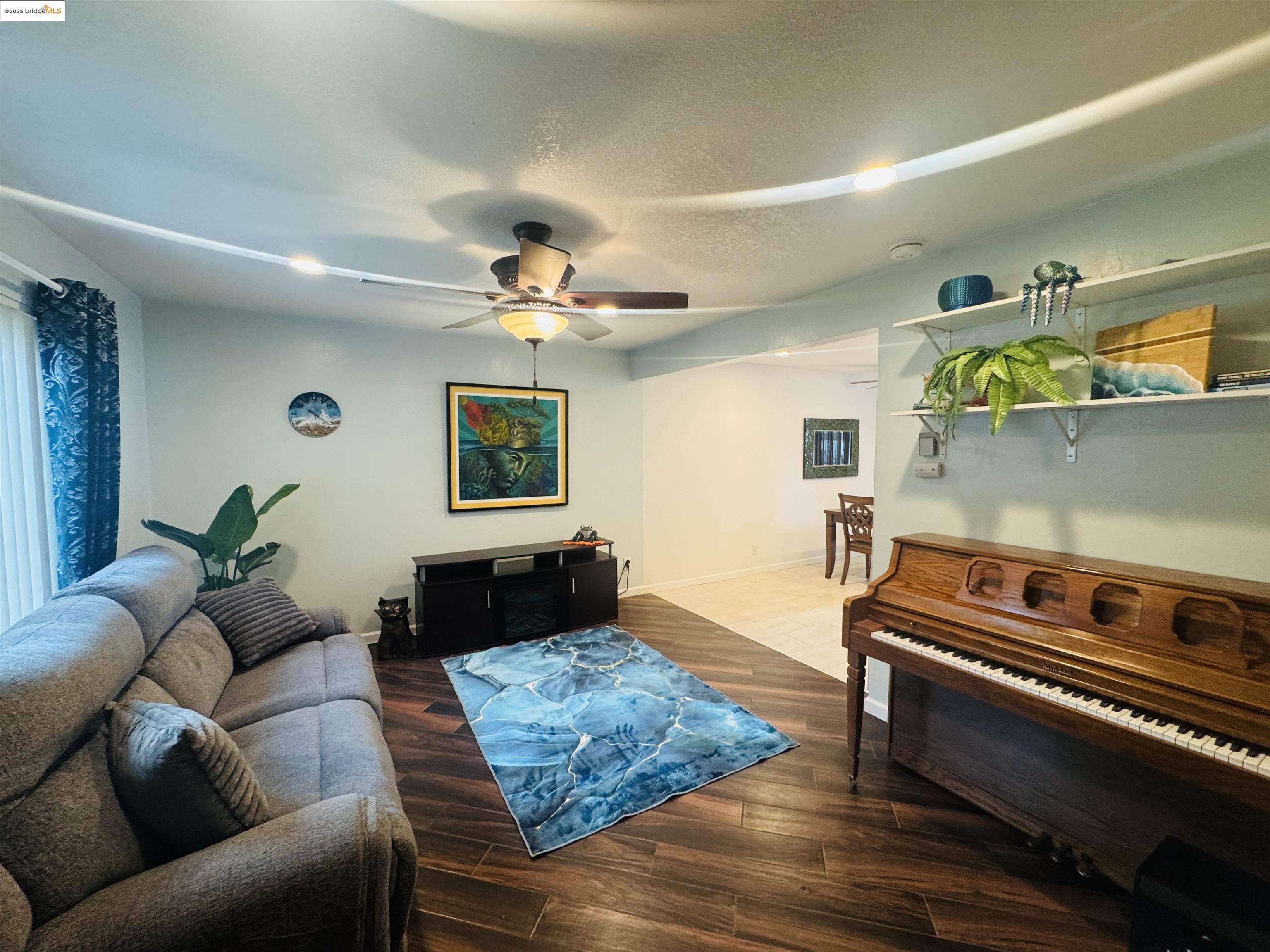 Detail Gallery Image 6 of 34 For 38521 Royal Ann Cmn, Fremont,  CA 94536 - 2 Beds | 1/1 Baths