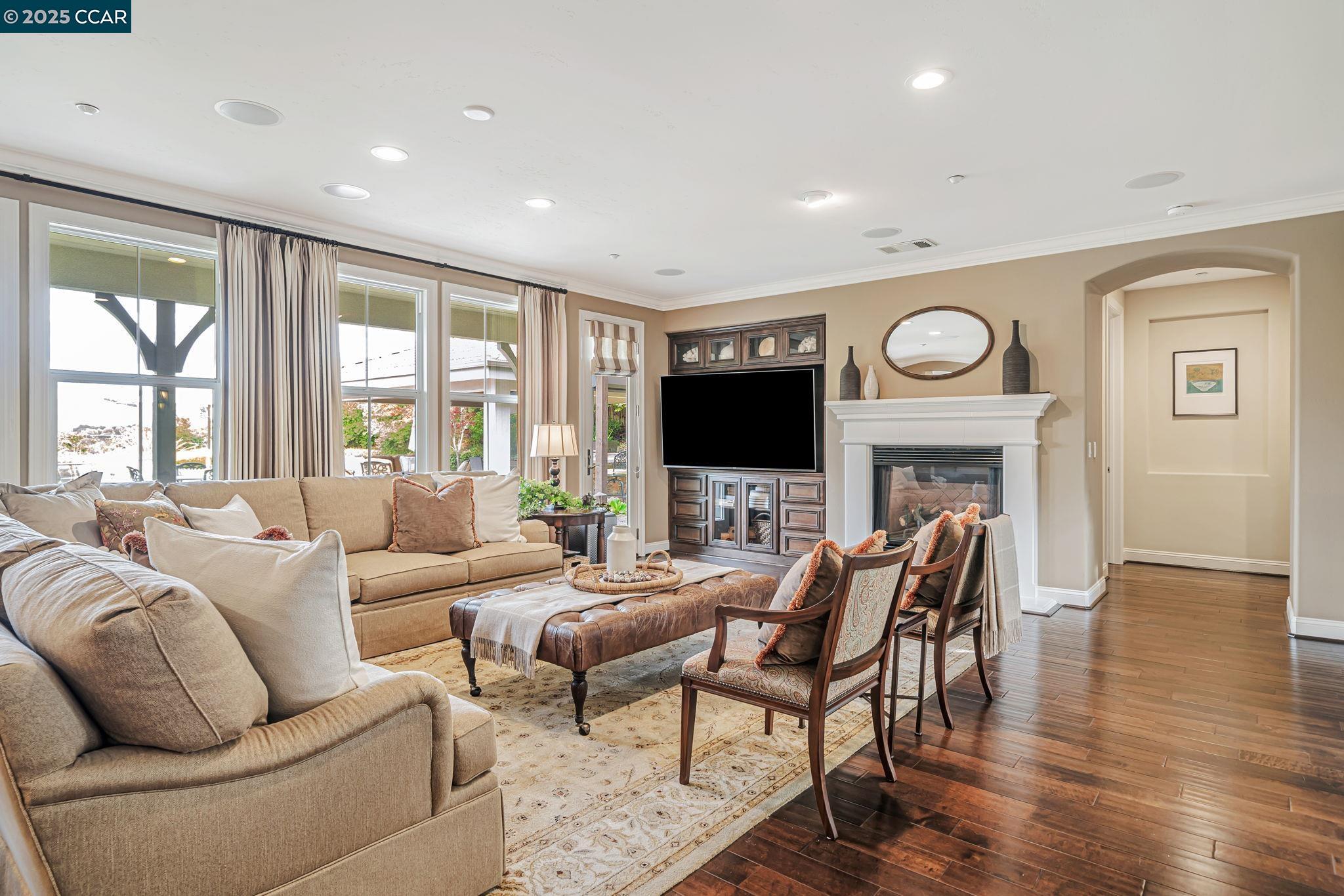 Detail Gallery Image 17 of 60 For 120 Tamarind Ln, Danville,  CA 94526 - 6 Beds | 6/1 Baths