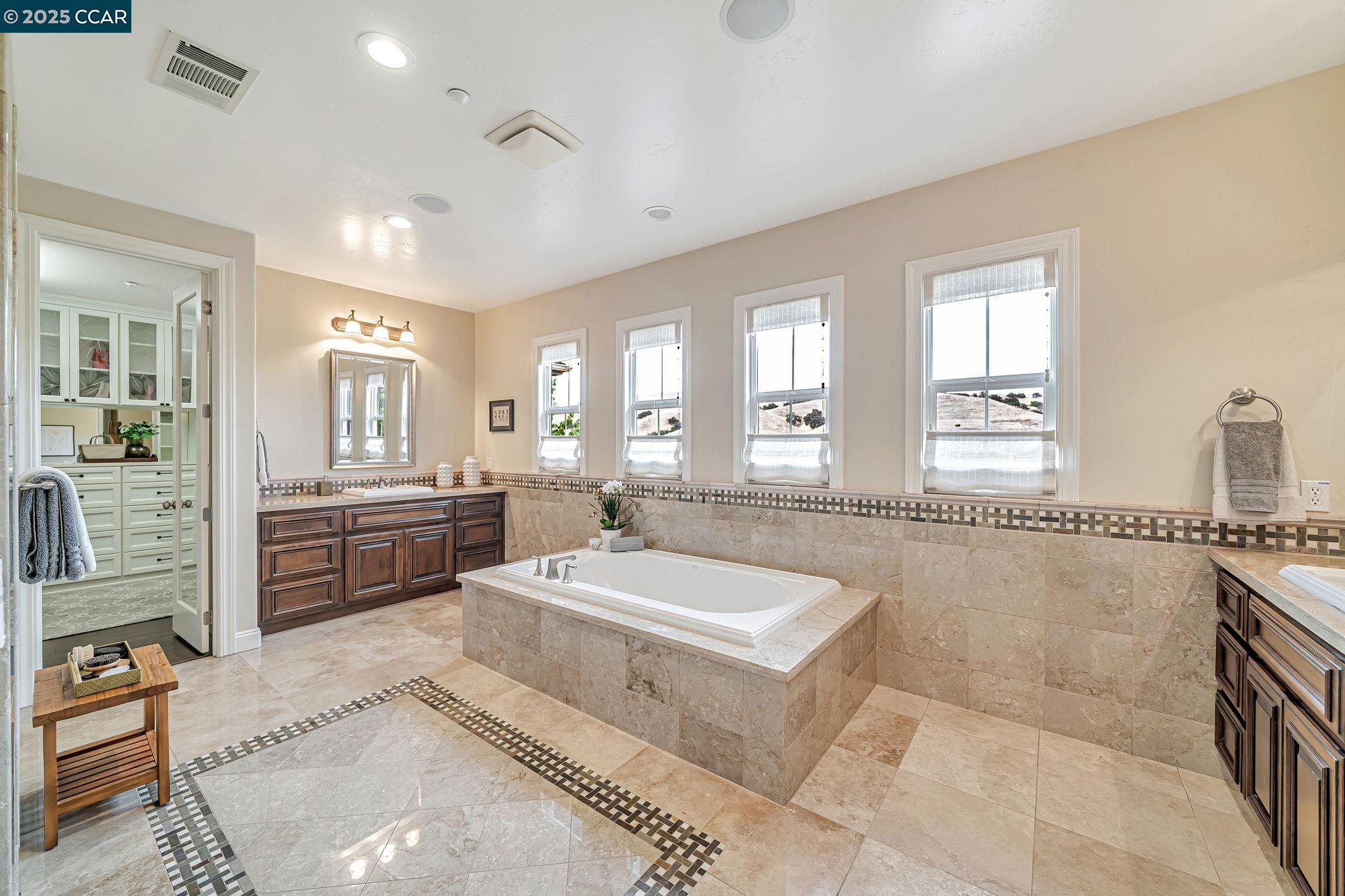 Detail Gallery Image 36 of 60 For 120 Tamarind Ln, Danville,  CA 94526 - 6 Beds | 6/1 Baths