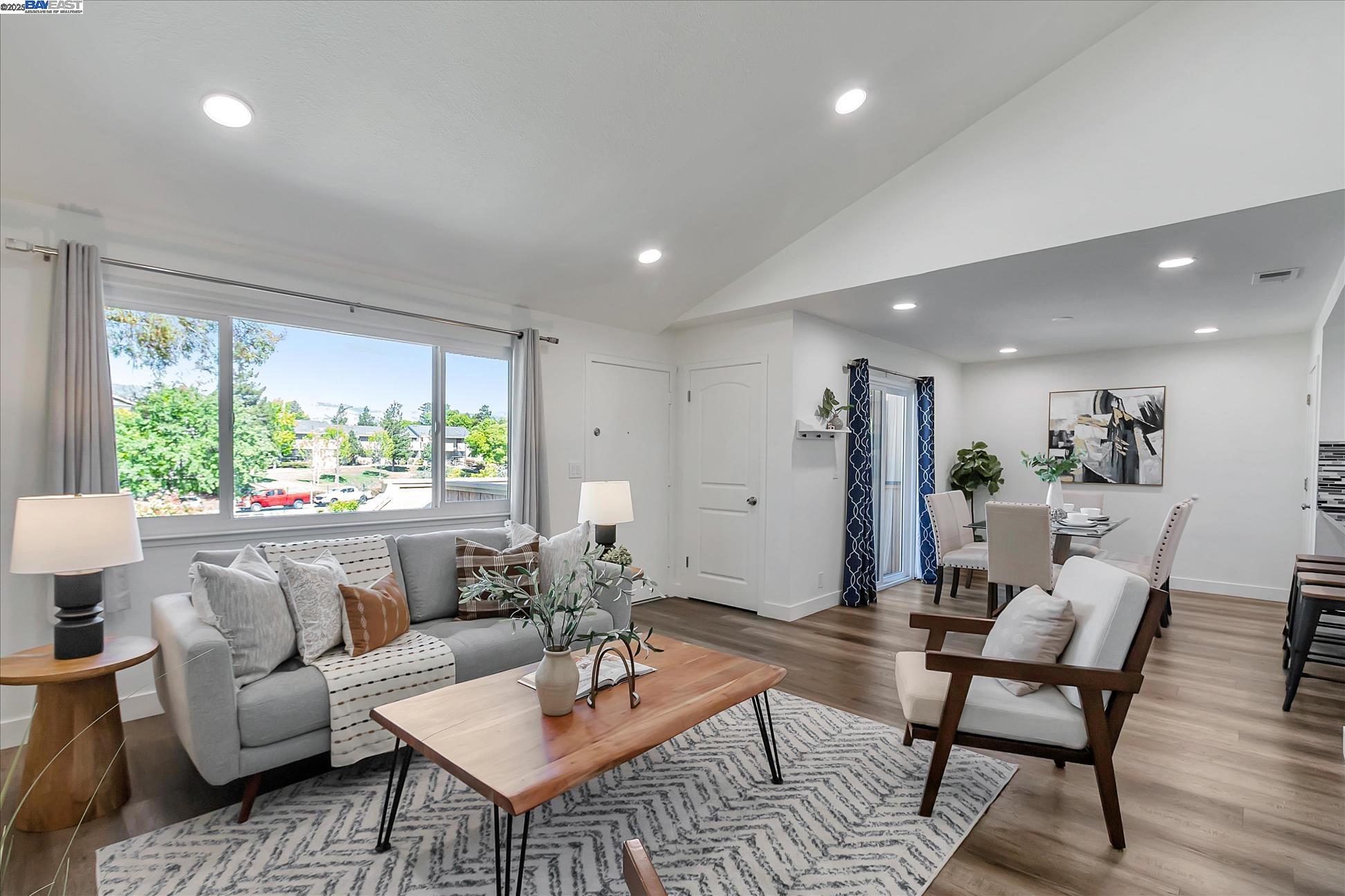 Detail Gallery Image 4 of 21 For 67 Silcreek, San Jose,  CA 95116 - 2 Beds | 2 Baths