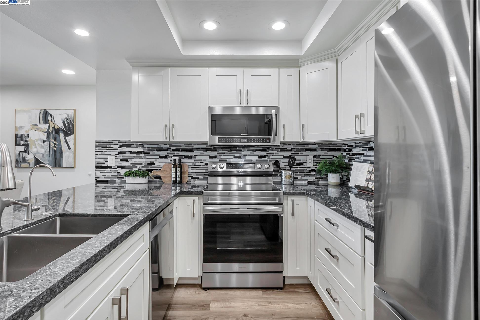 Detail Gallery Image 5 of 21 For 67 Silcreek, San Jose,  CA 95116 - 2 Beds | 2 Baths
