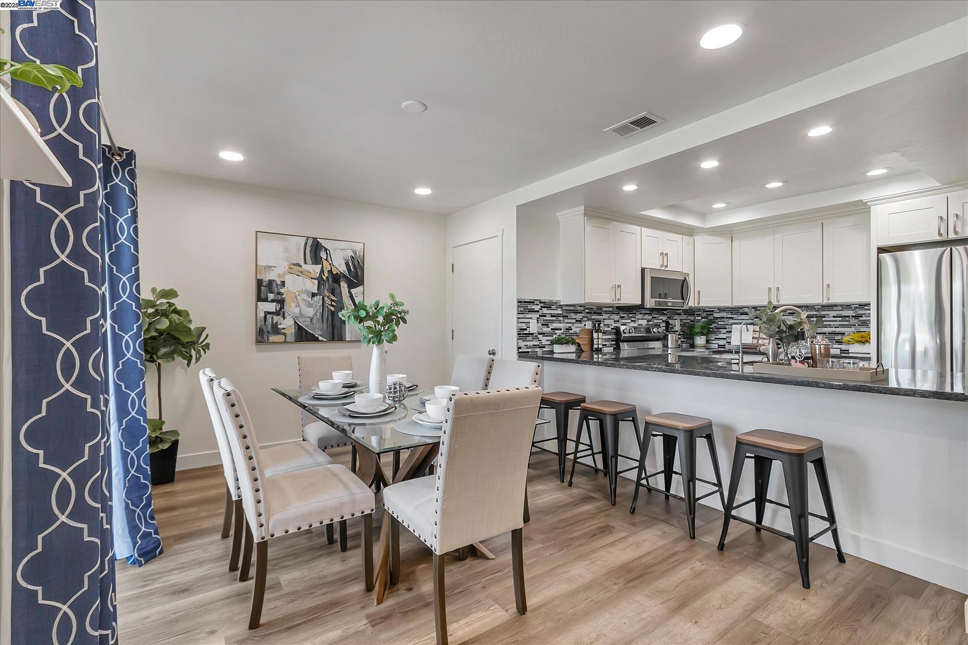 Detail Gallery Image 7 of 21 For 67 Silcreek, San Jose,  CA 95116 - 2 Beds | 2 Baths