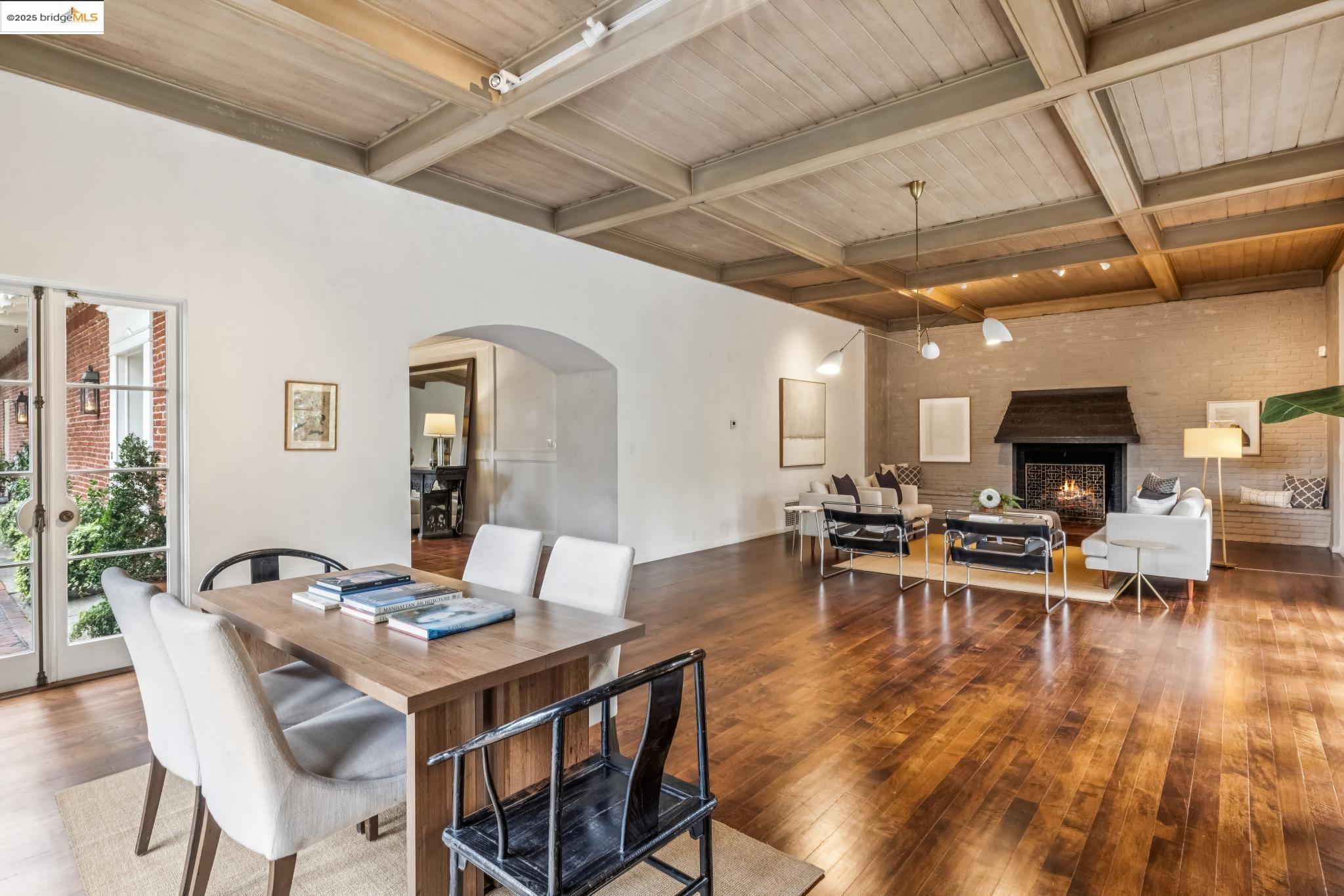 Detail Gallery Image 12 of 60 For 305 the Uplands, Berkeley,  CA 94705 - 4 Beds | 3/2 Baths