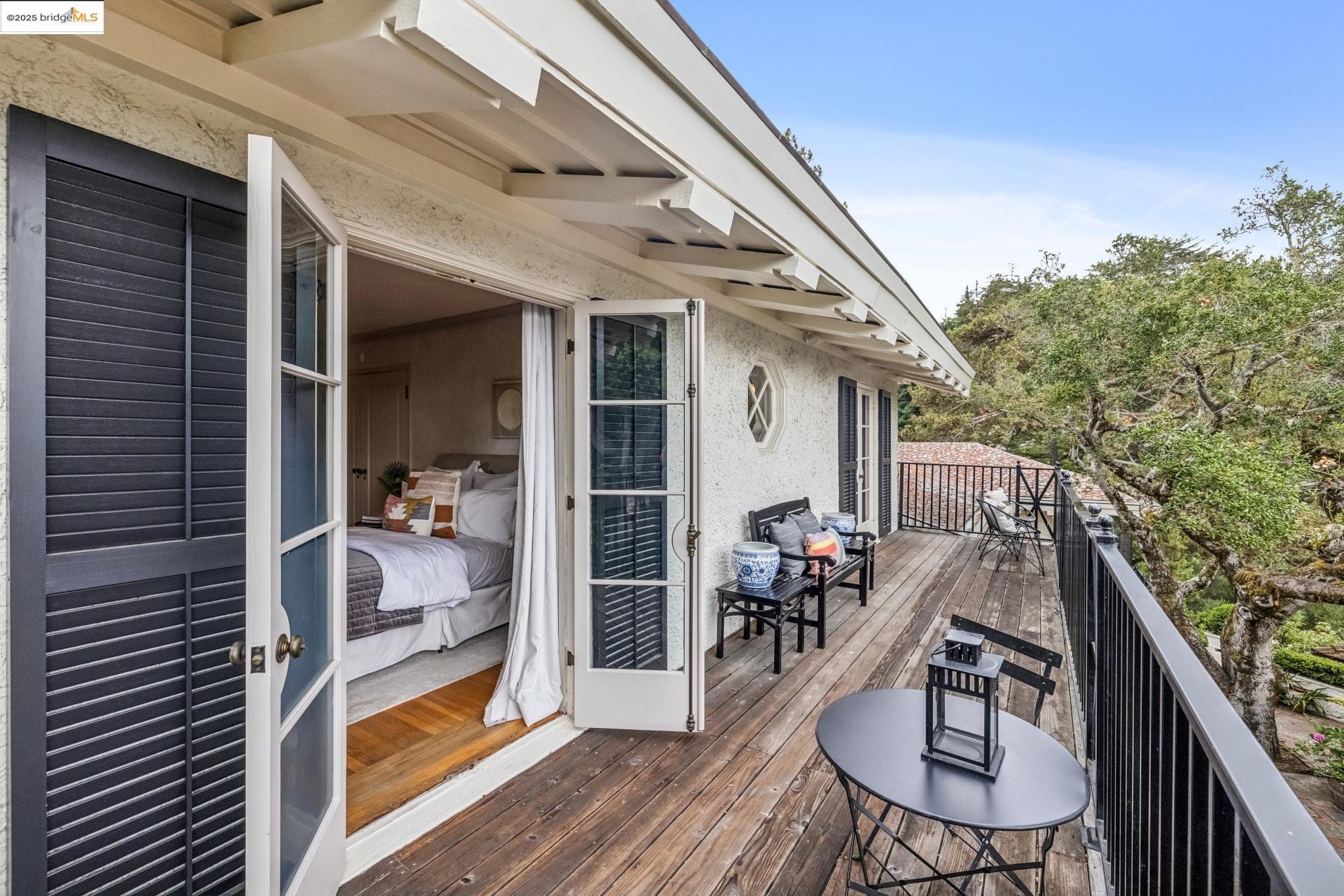 Detail Gallery Image 31 of 60 For 305 the Uplands, Berkeley,  CA 94705 - 4 Beds | 3/2 Baths