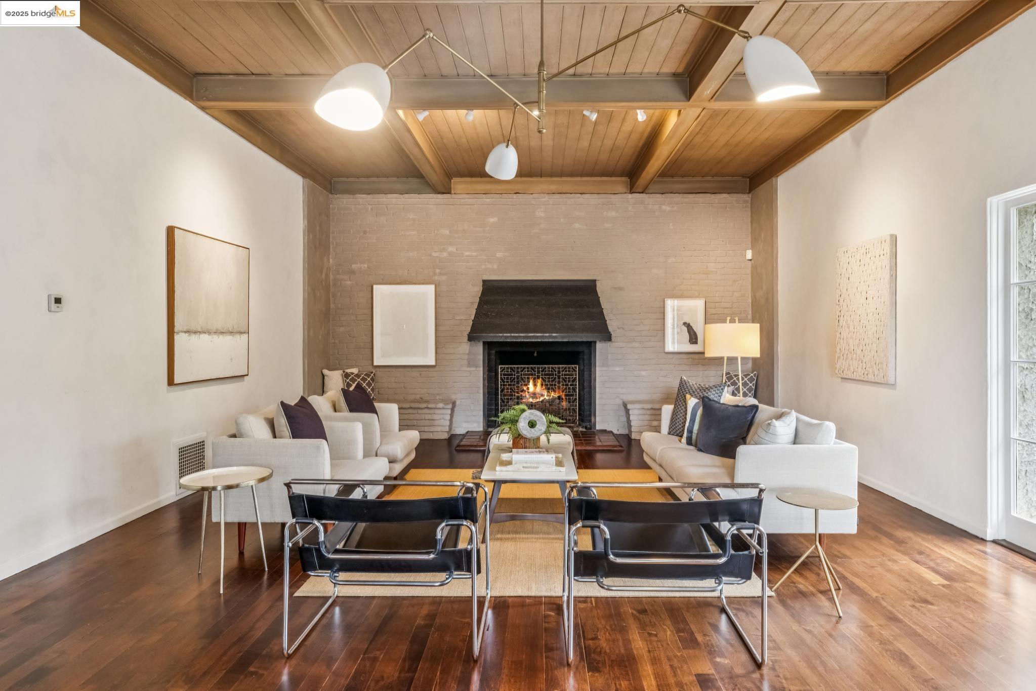 Detail Gallery Image 5 of 60 For 305 the Uplands, Berkeley,  CA 94705 - 4 Beds | 3/2 Baths