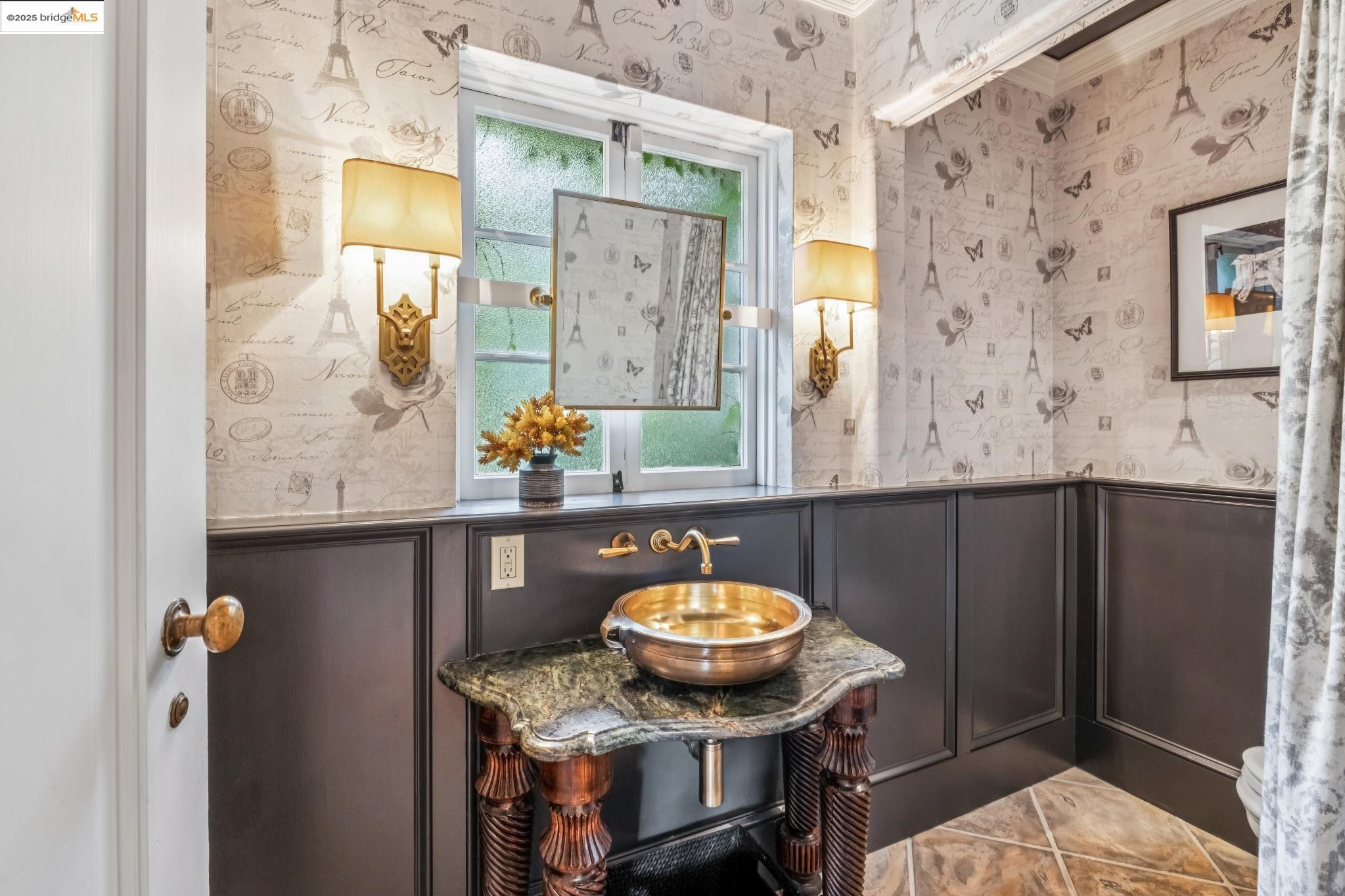 Detail Gallery Image 43 of 60 For 305 the Uplands, Berkeley,  CA 94705 - 4 Beds | 3/2 Baths