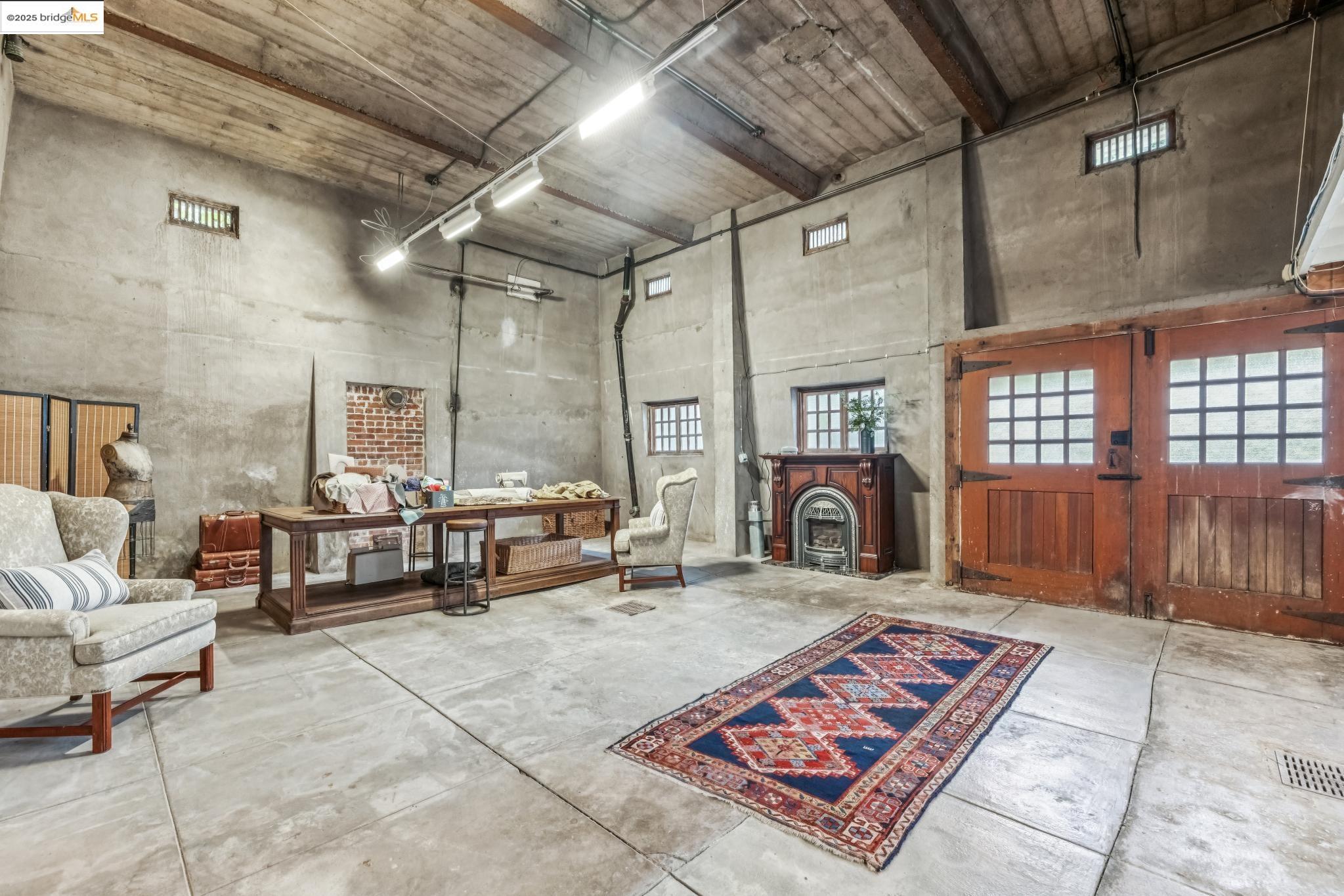 Detail Gallery Image 48 of 60 For 305 the Uplands, Berkeley,  CA 94705 - 4 Beds | 3/2 Baths