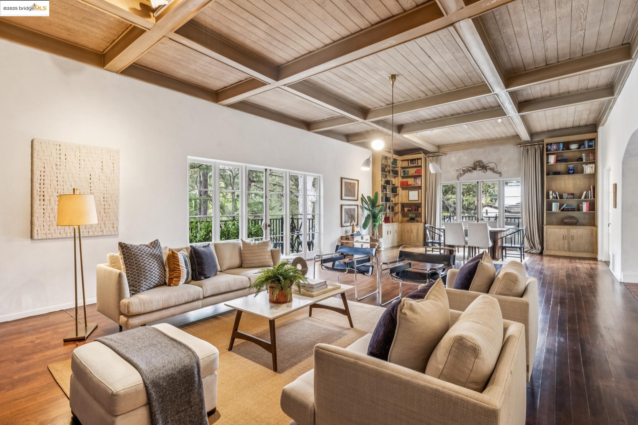 Detail Gallery Image 6 of 60 For 305 the Uplands, Berkeley,  CA 94705 - 4 Beds | 3/2 Baths