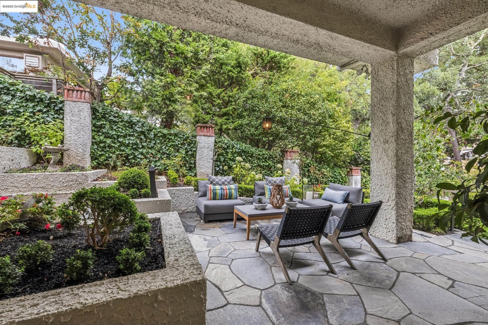 Detail Gallery Image 52 of 60 For 305 the Uplands, Berkeley,  CA 94705 - 4 Beds | 3/2 Baths