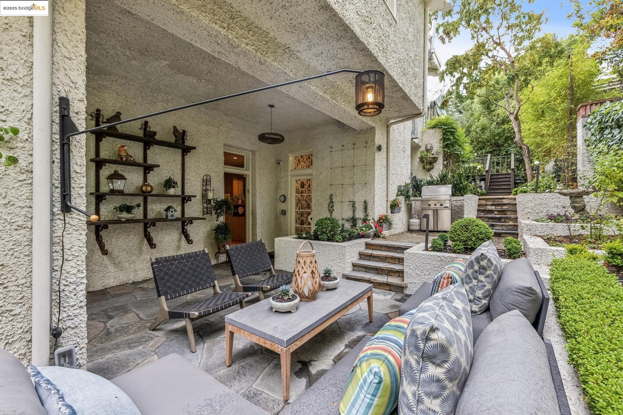 Detail Gallery Image 53 of 60 For 305 the Uplands, Berkeley,  CA 94705 - 4 Beds | 3/2 Baths
