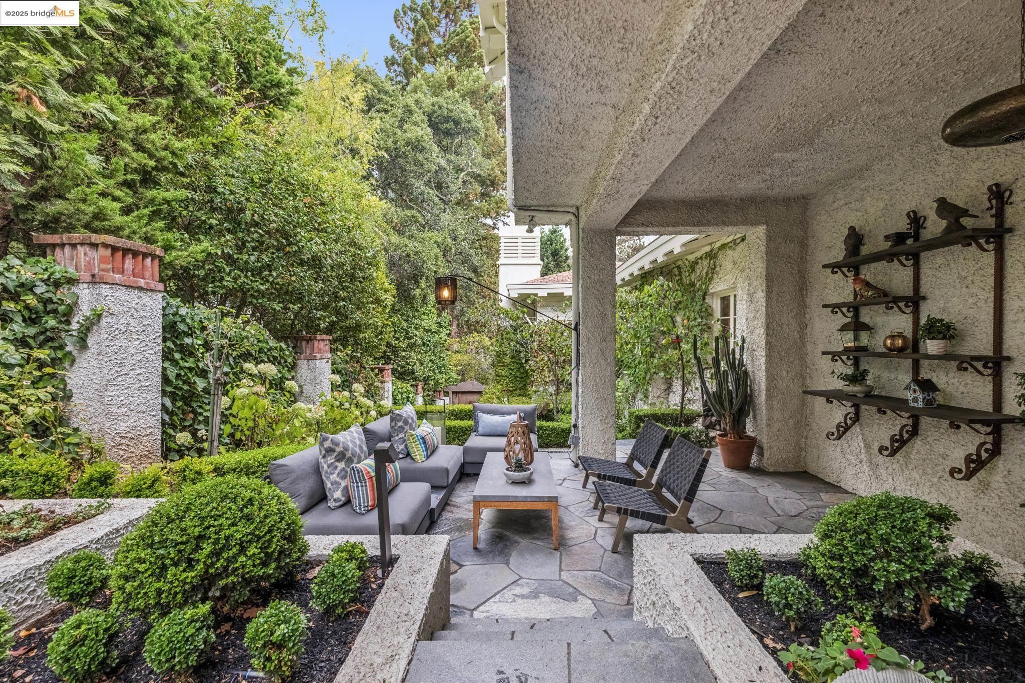 Detail Gallery Image 54 of 60 For 305 the Uplands, Berkeley,  CA 94705 - 4 Beds | 3/2 Baths