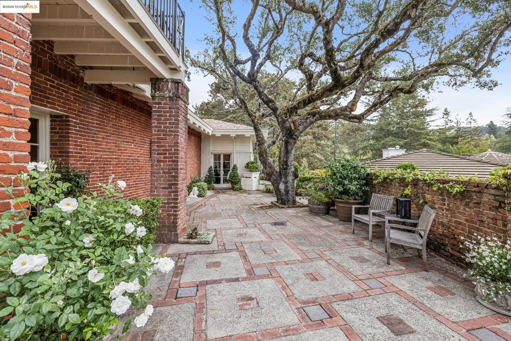 Detail Gallery Image 57 of 60 For 305 the Uplands, Berkeley,  CA 94705 - 4 Beds | 3/2 Baths